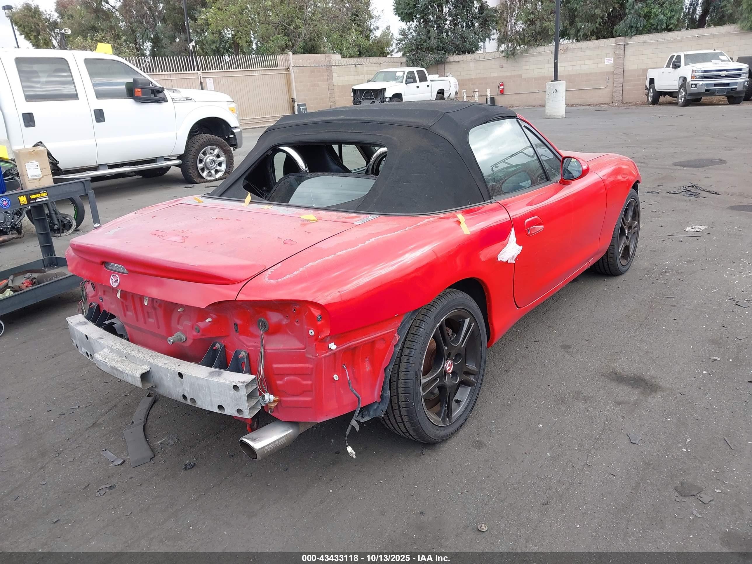 2005 Mazda Mx-5 Miata Cloth Red vin: JM1NB353750411018