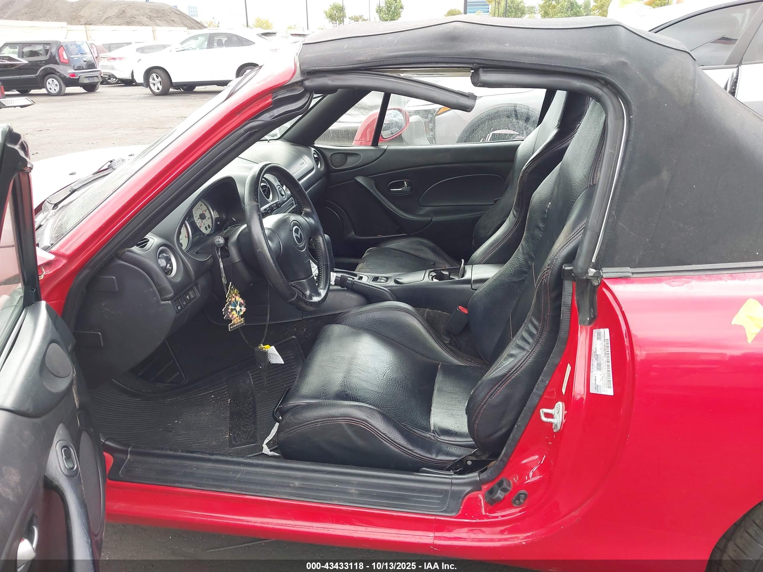 2005 Mazda Mx-5 Miata Cloth Red vin: JM1NB353750411018