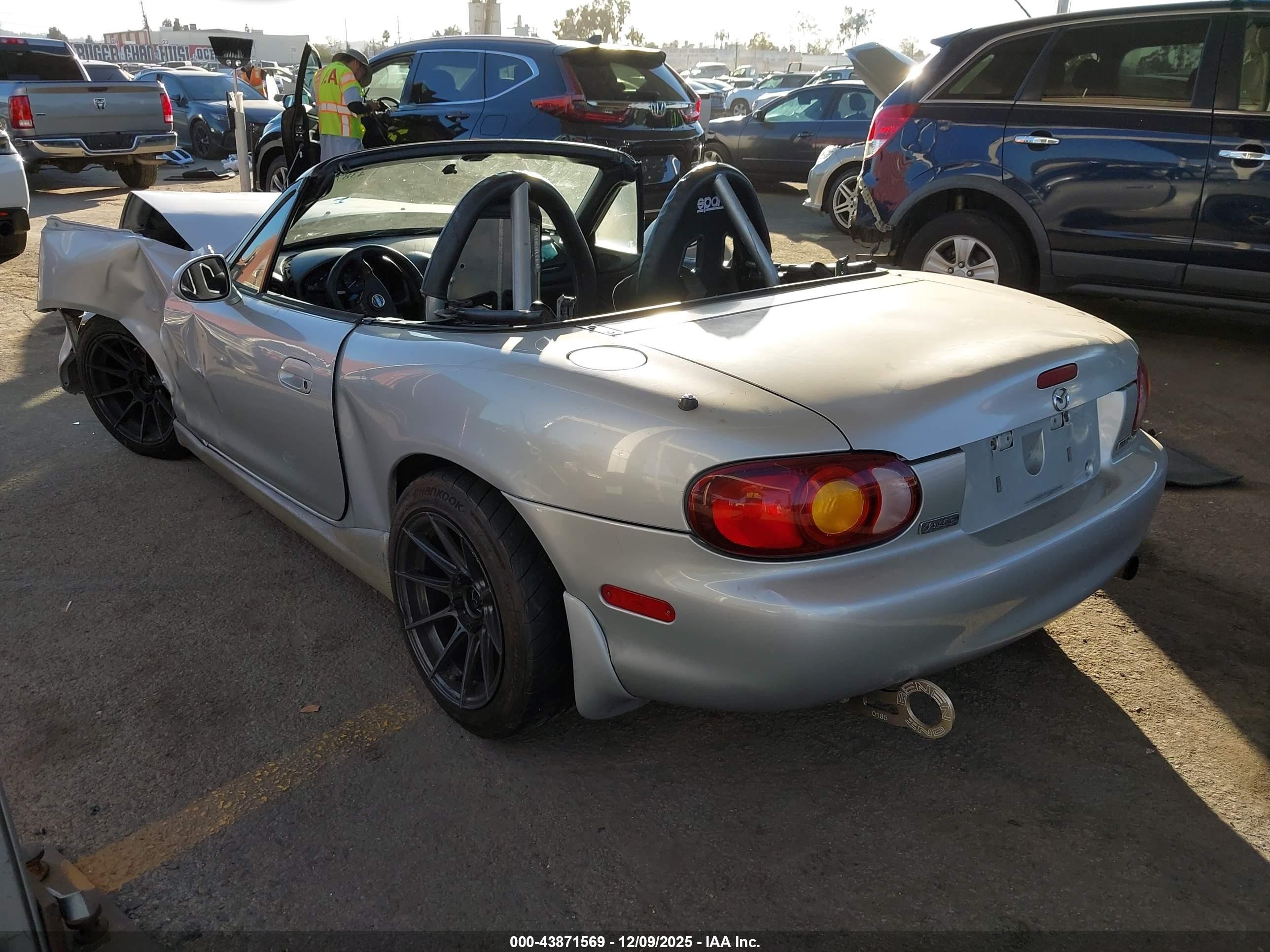 1999 Mazda Mx-5 Miata Leather Pkg/popular Equipment Pkg/sports Pkg/touring Pkg Silver vin: JM1NB3537X0110462