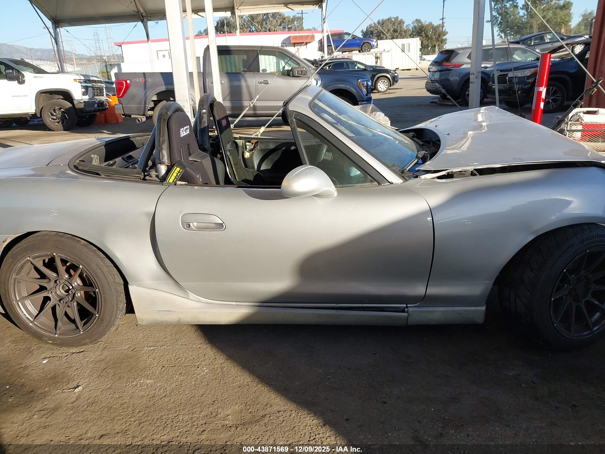 1999 Mazda Mx-5 Miata Leather Pkg/popular Equipment Pkg/sports Pkg/touring Pkg Silver vin: JM1NB3537X0110462