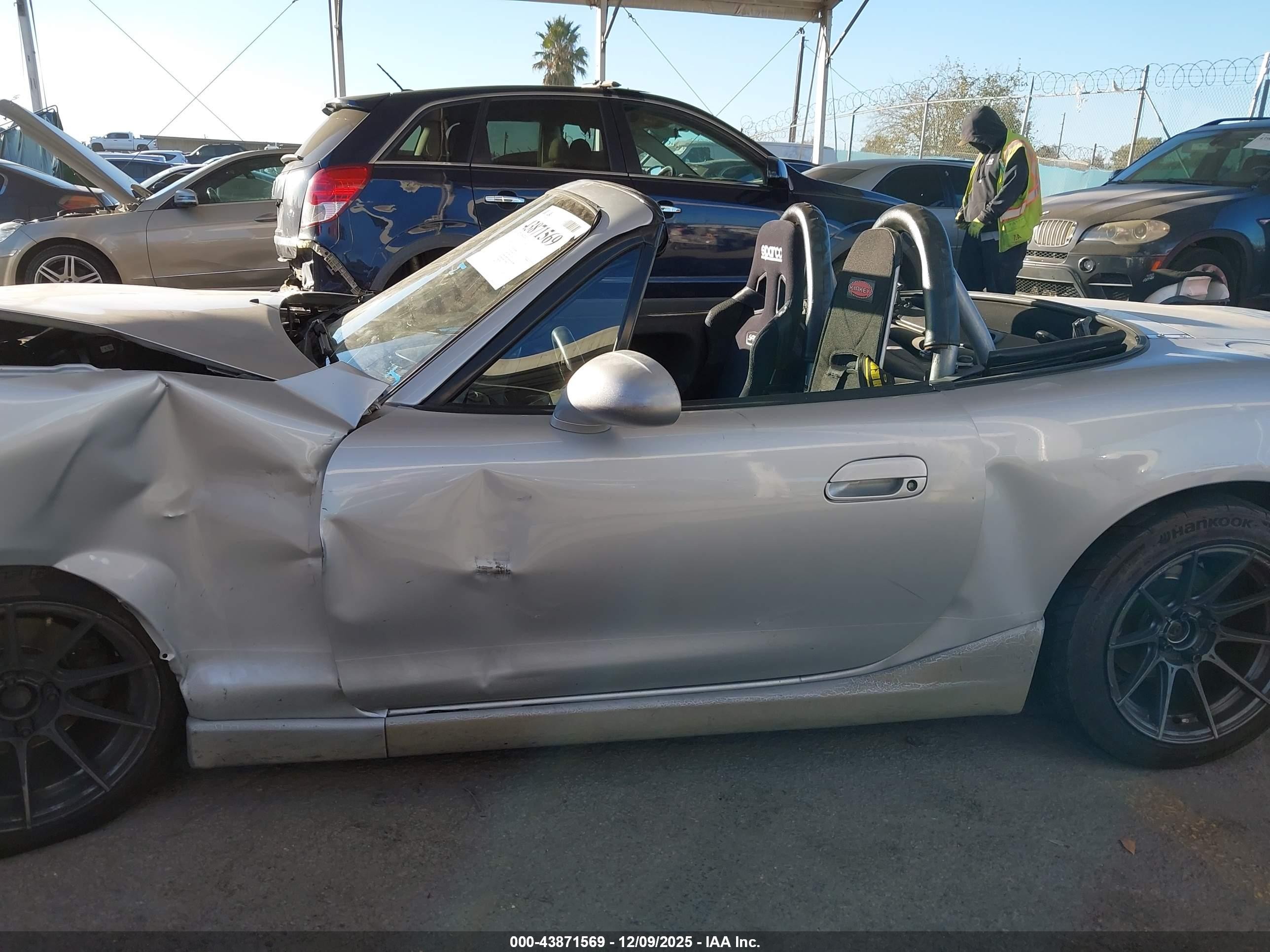 1999 Mazda Mx-5 Miata Leather Pkg/popular Equipment Pkg/sports Pkg/touring Pkg Silver vin: JM1NB3537X0110462
