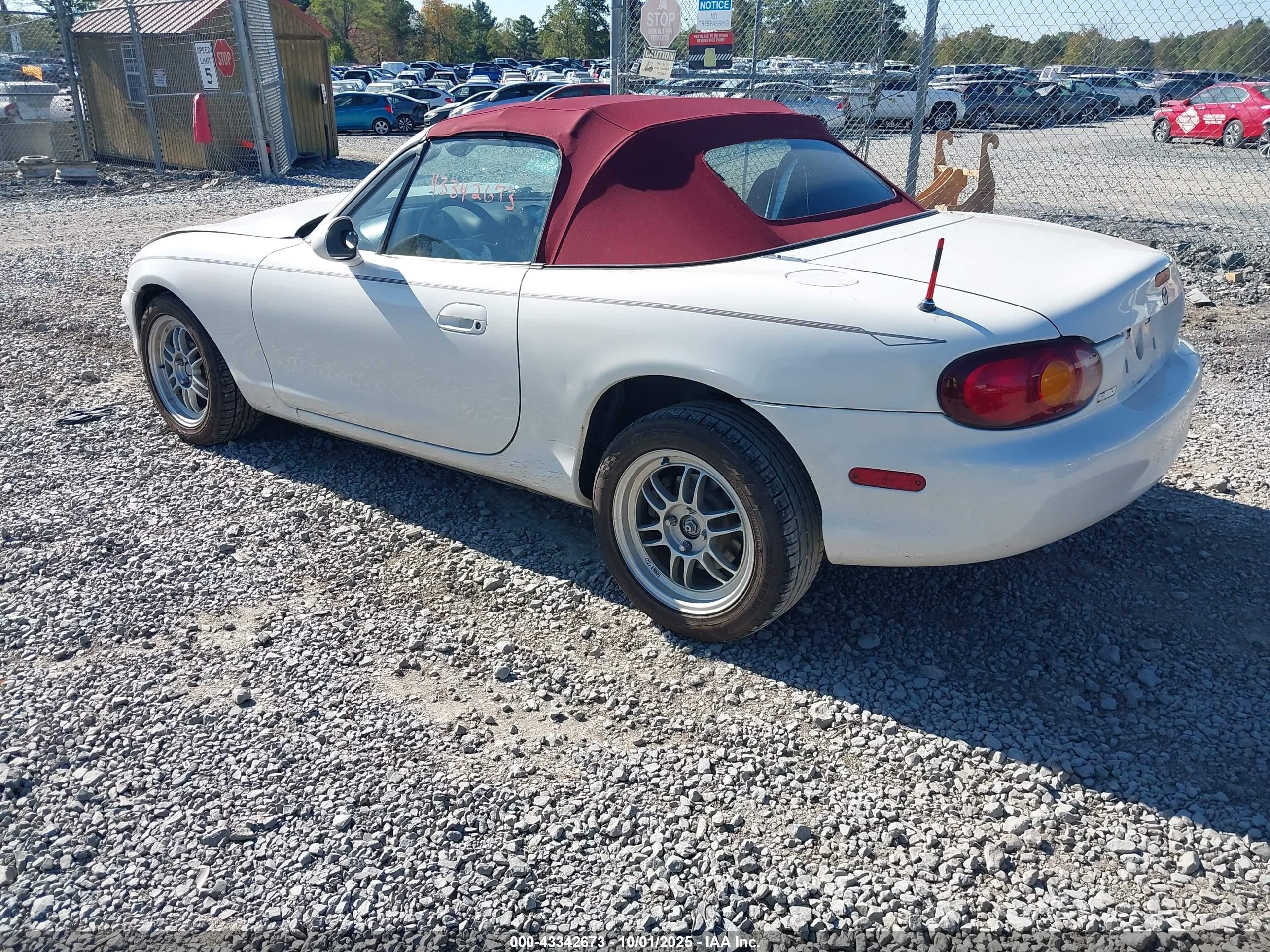 1999 Mazda Mx-5 Miata Leather Pkg/popular Equipment Pkg/sports Pkg/touring Pkg White vin: JM1NB3537X0128511