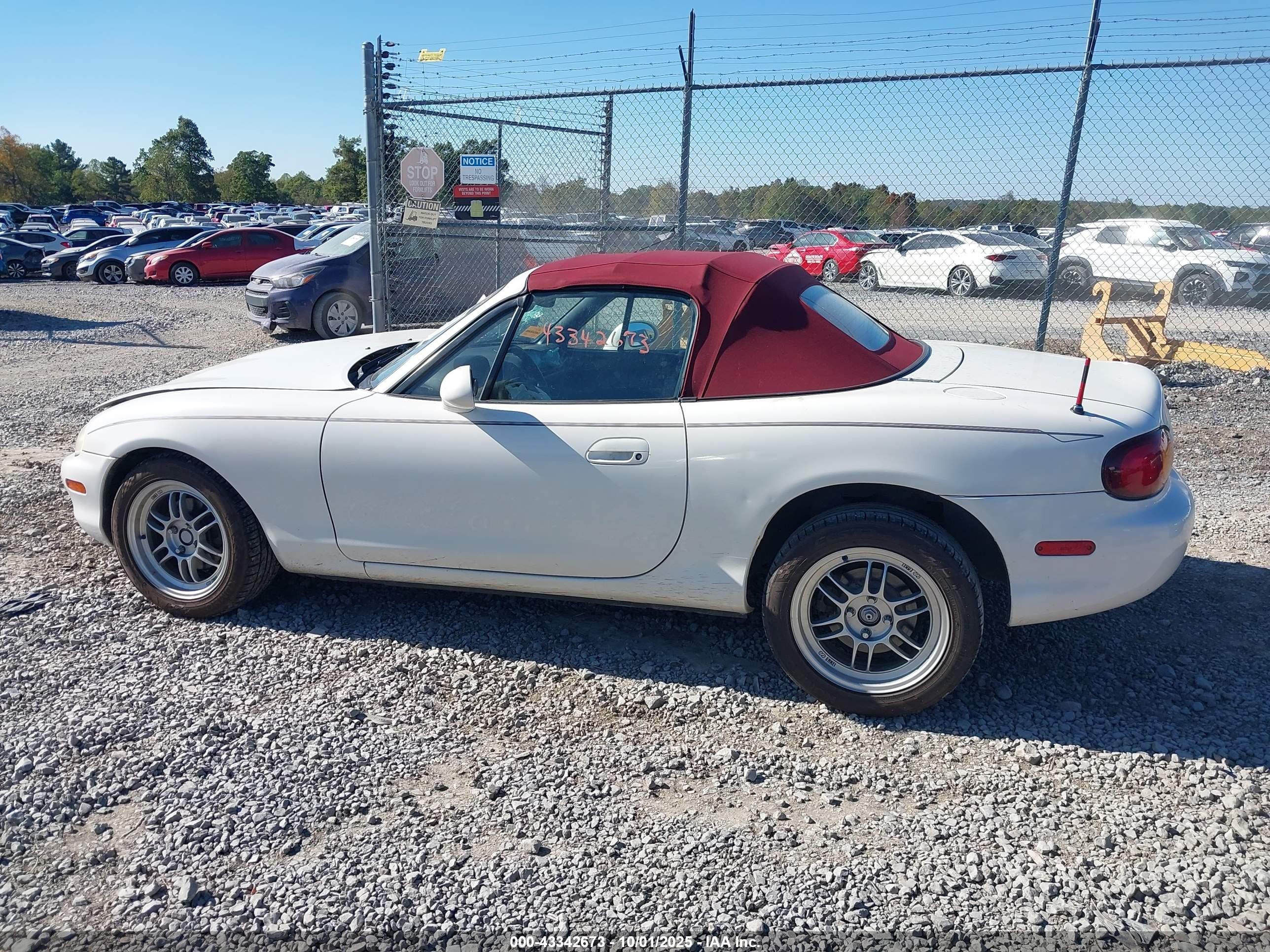 1999 Mazda Mx-5 Miata Leather Pkg/popular Equipment Pkg/sports Pkg/touring Pkg White vin: JM1NB3537X0128511