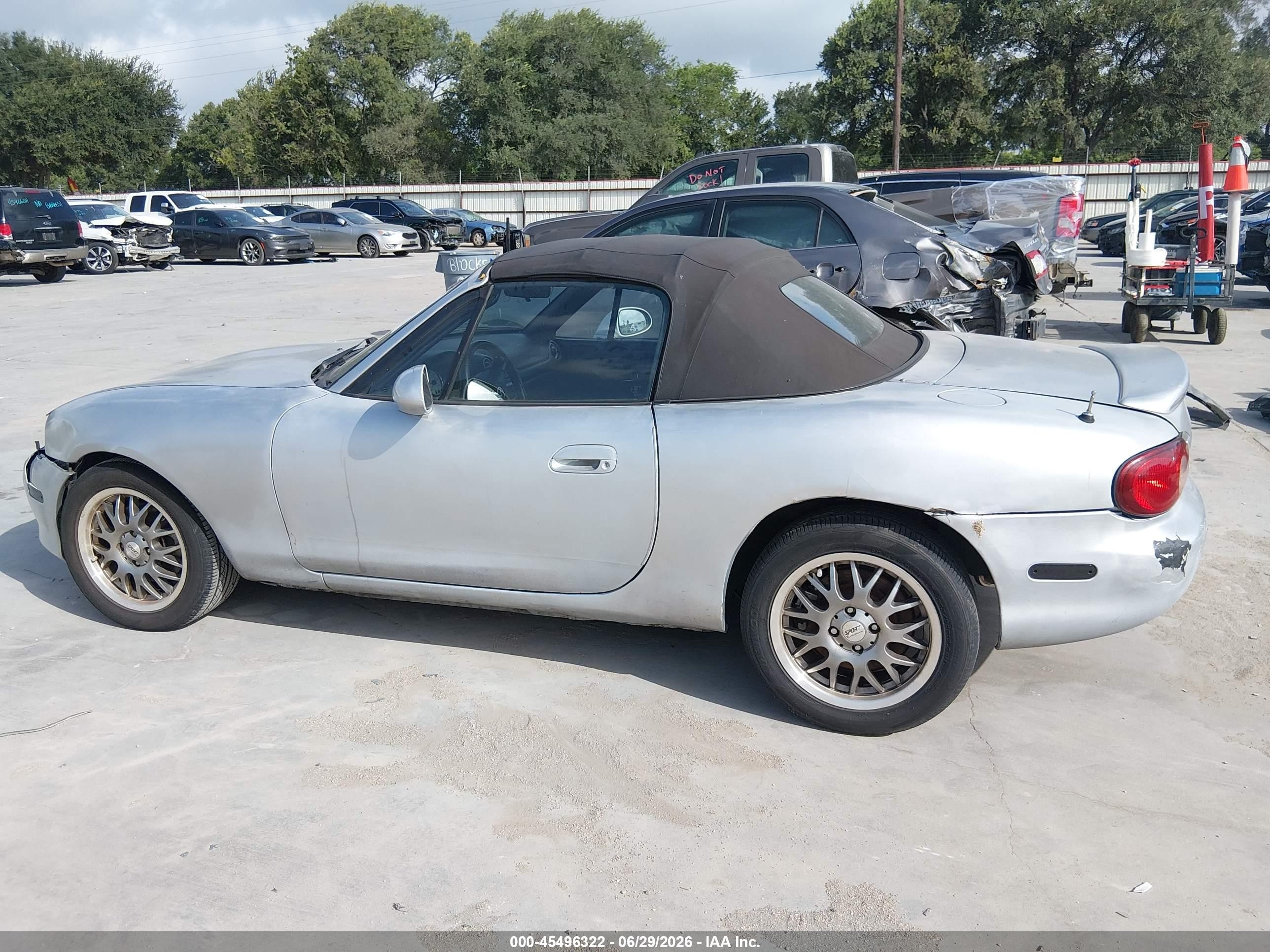 2004 Mazda Mx-5 Miata Ls Silver vin: JM1NB353840401130