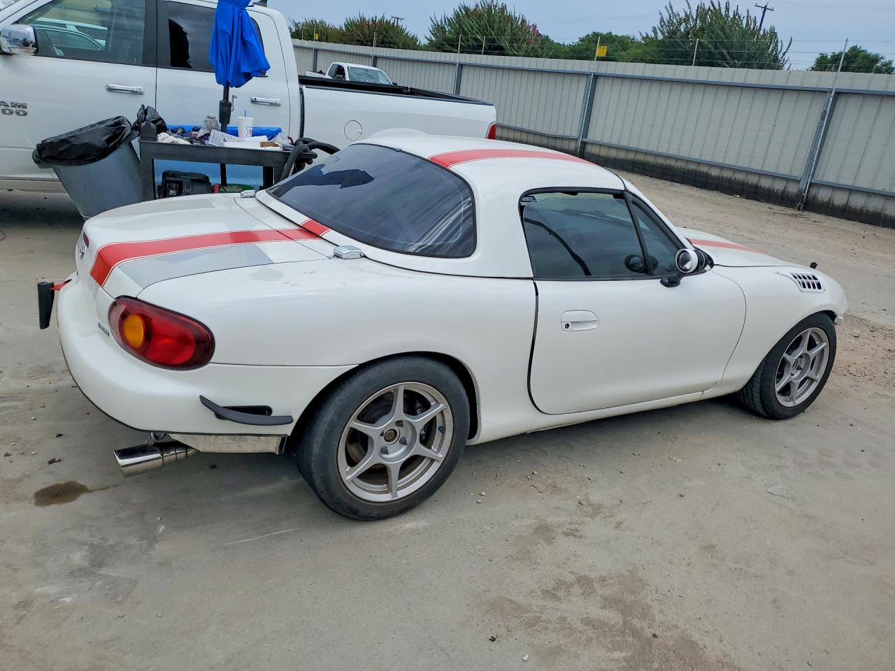 1999 Mazda Mx-5 Miata White vin: JM1NB3538X0100989