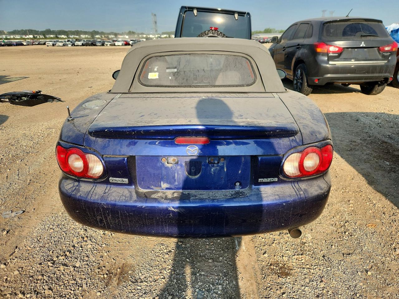 2003 Mazda Mx-5 Miata Base Blue vin: JM1NB353930305098