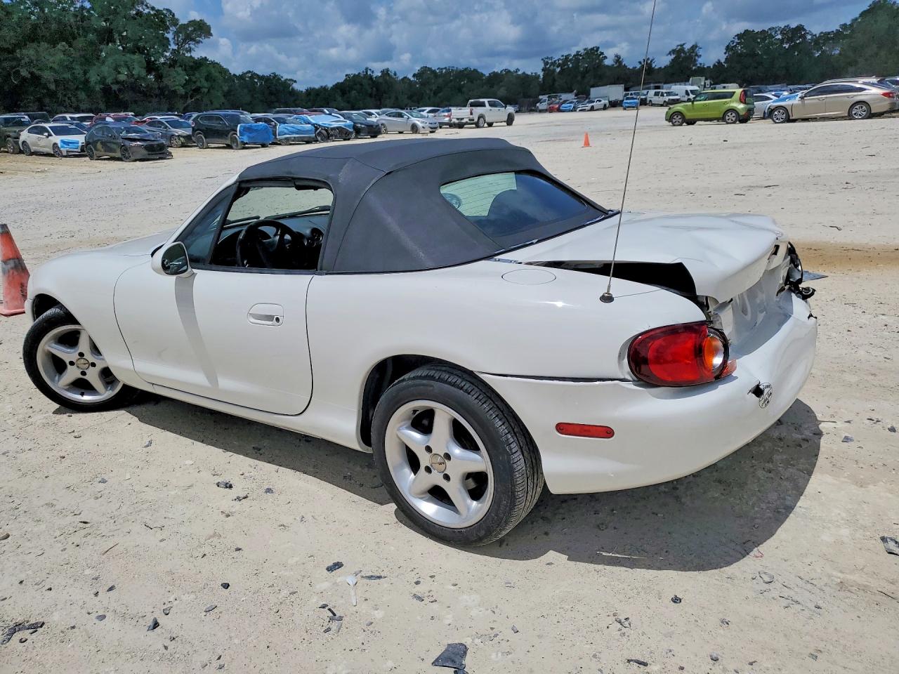 1999 Mazda Mx-5 Miata White vin: JM1NB3539X0108356