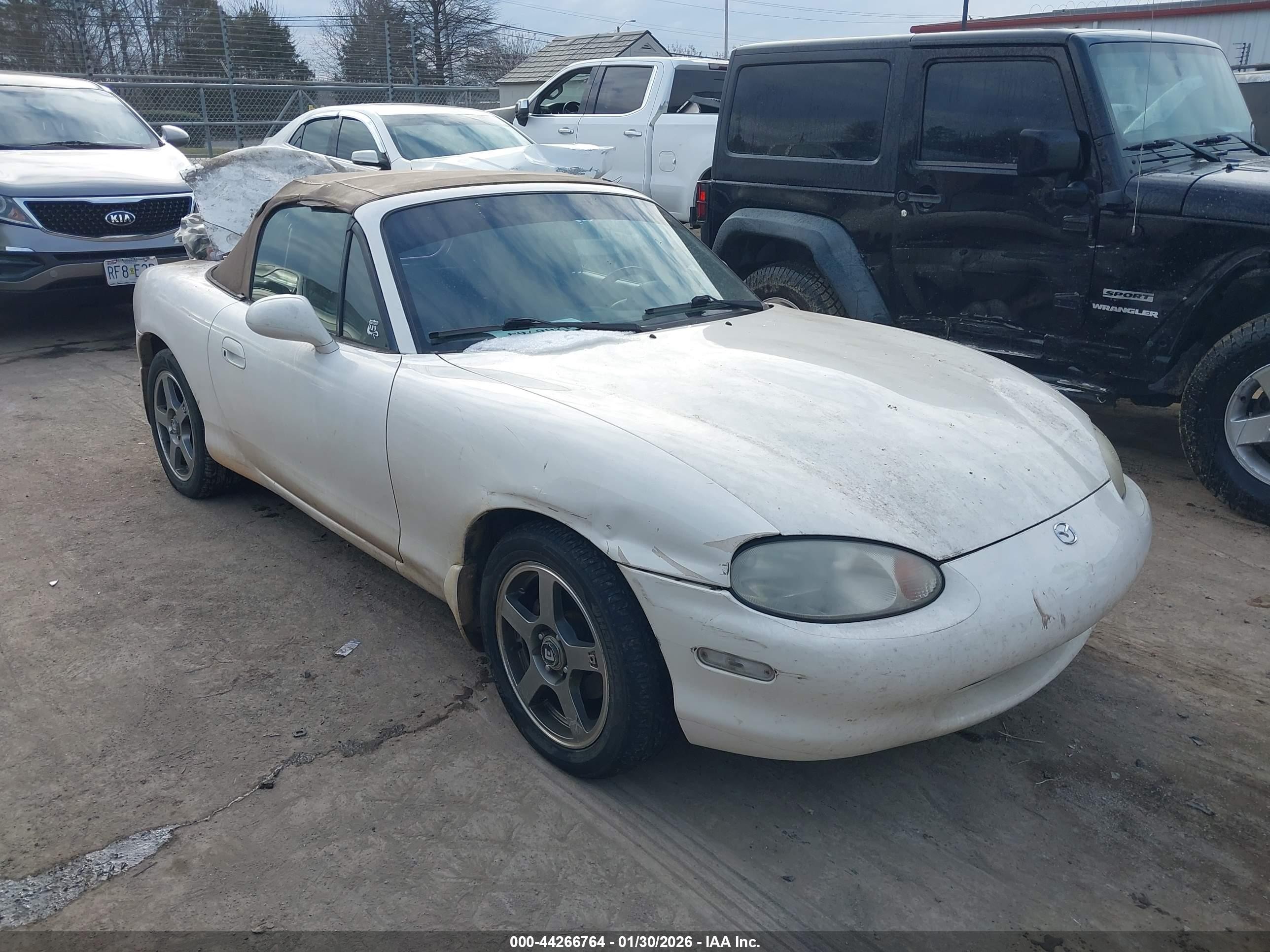 1999 Mazda Mx-5 Miata Leather Pkg/popular Equipment Pkg/sports Pkg/touring/touring Pkg White vin: JM1NB3539X0113170