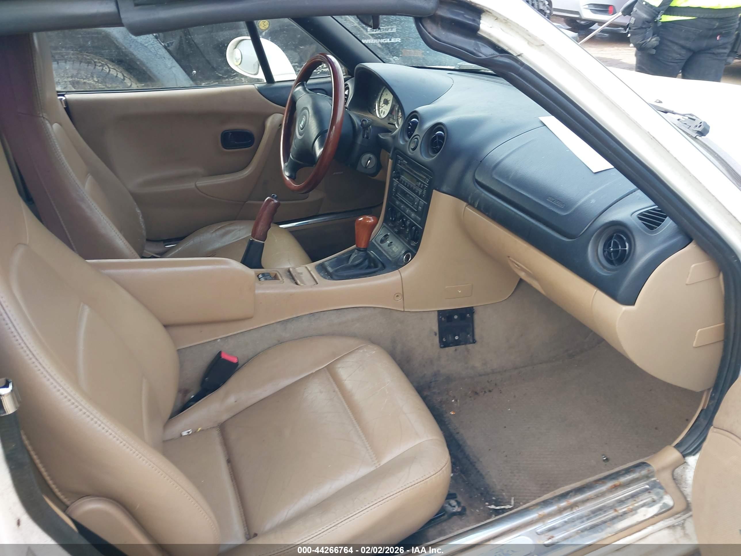 1999 Mazda Mx-5 Miata Leather Pkg/popular Equipment Pkg/sports Pkg/touring/touring Pkg White vin: JM1NB3539X0113170