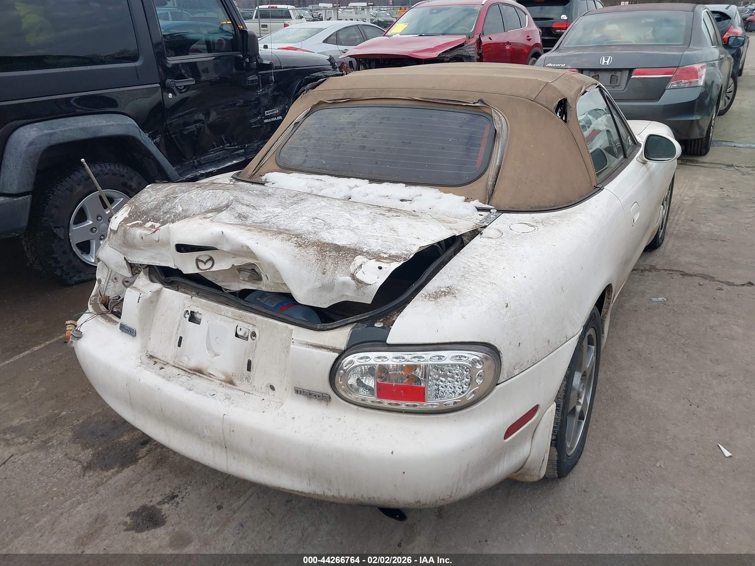 1999 Mazda Mx-5 Miata Leather Pkg/popular Equipment Pkg/sports Pkg/touring/touring Pkg White vin: JM1NB3539X0113170