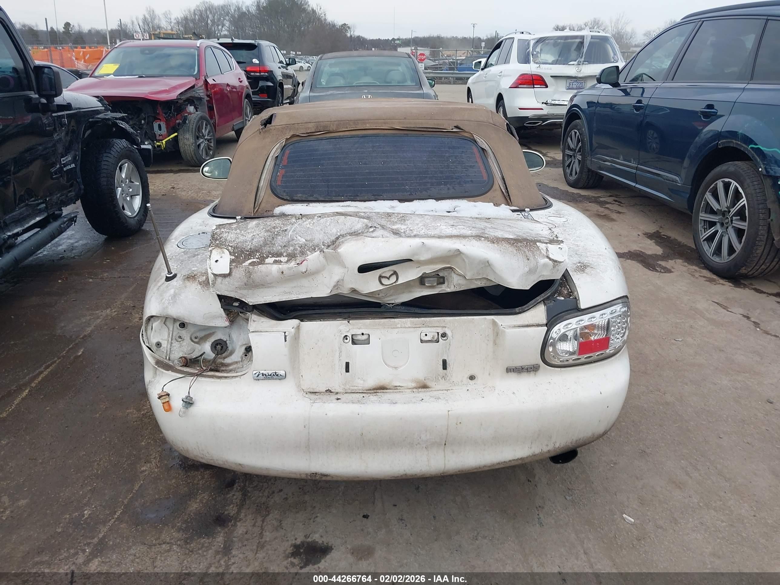 1999 Mazda Mx-5 Miata Leather Pkg/popular Equipment Pkg/sports Pkg/touring/touring Pkg White vin: JM1NB3539X0113170