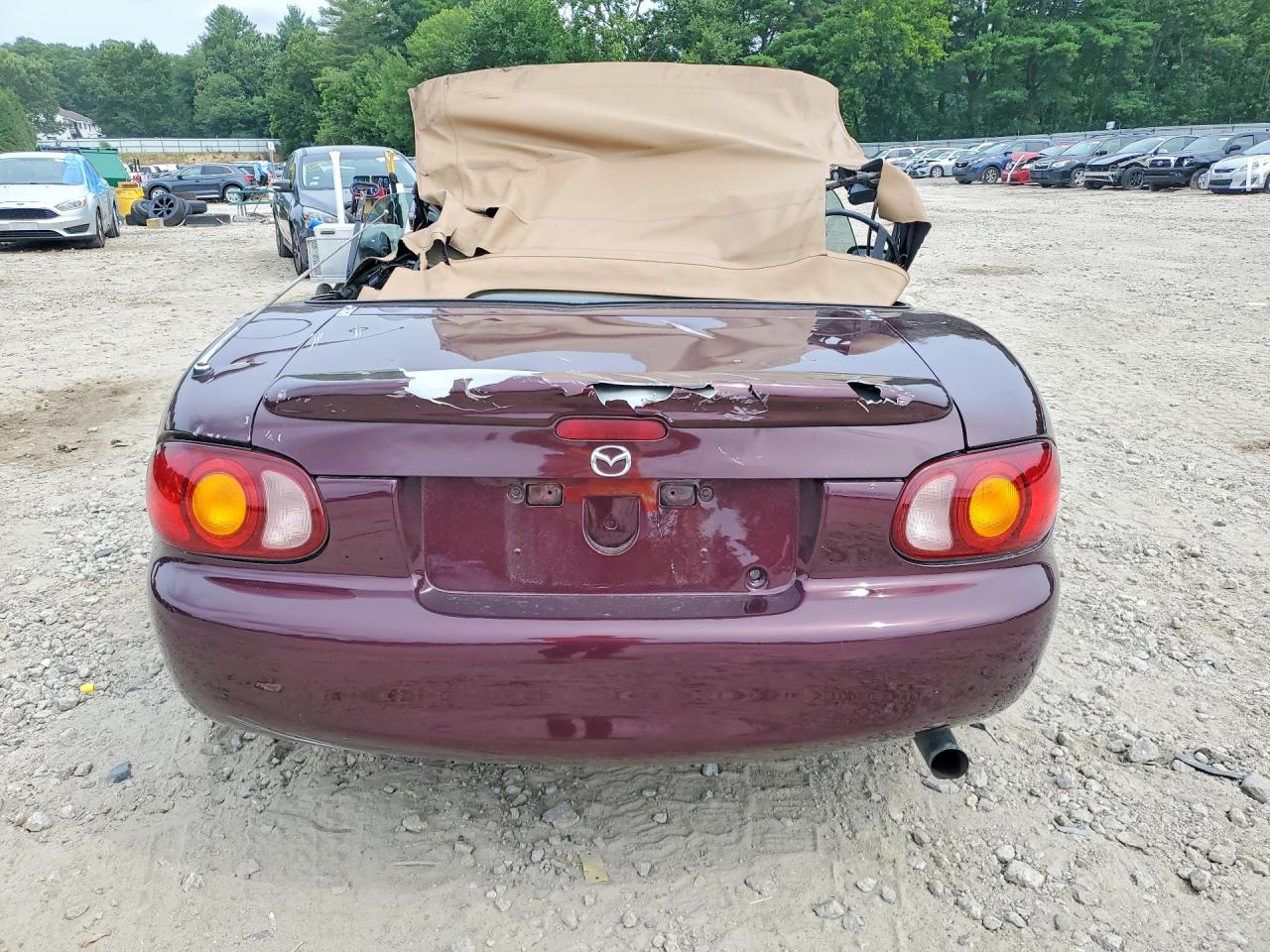 2000 Mazda Mx-5 Miata Base Burgundy vin: JM1NB3539Y0146221