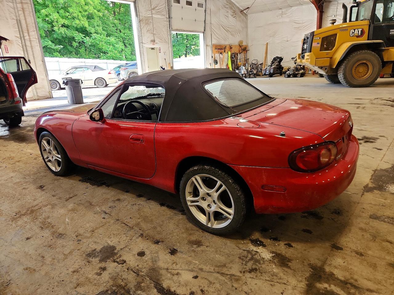 2004 Mazda Mx-5 Miata Base Red vin: JM1NB353X40407513