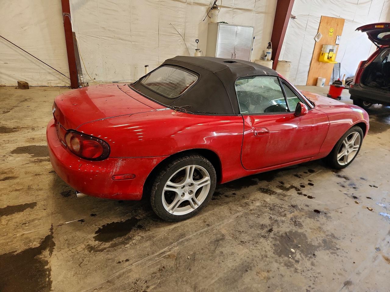 2004 Mazda Mx-5 Miata Base Red vin: JM1NB353X40407513