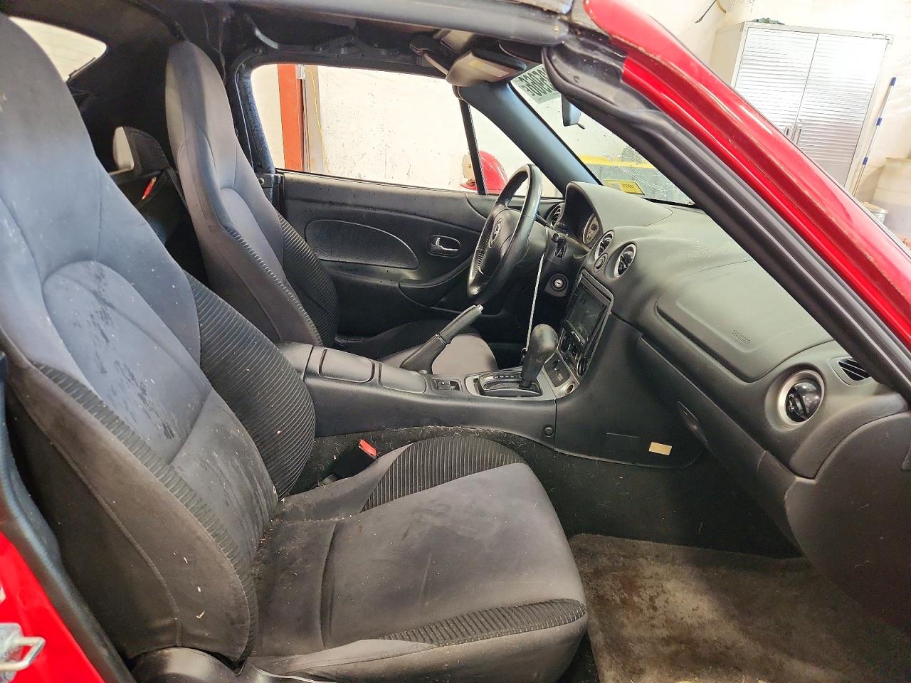 2004 Mazda Mx-5 Miata Base Red vin: JM1NB353X40407513