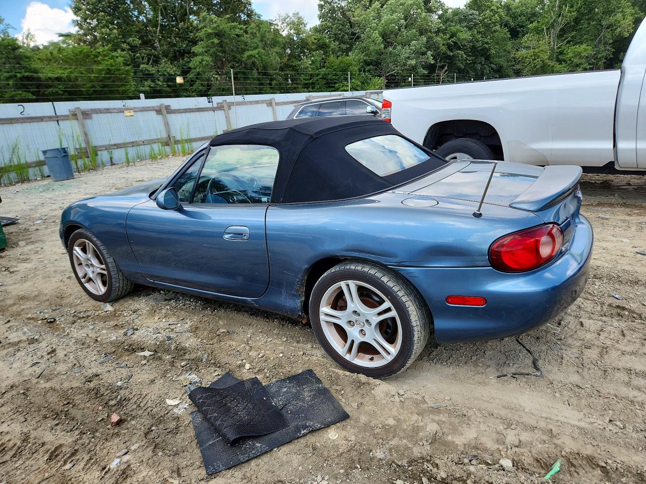 2005 Mazda Mx-5 Miata Base Blue vin: JM1NB353X50410302