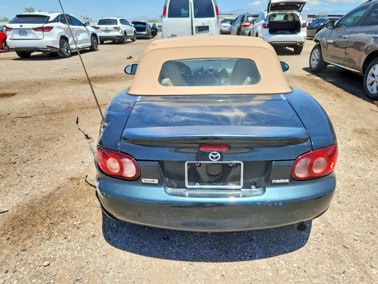 2005 Mazda Mx-5 Miata Base Зеленый vin: JM1NB353X50412972