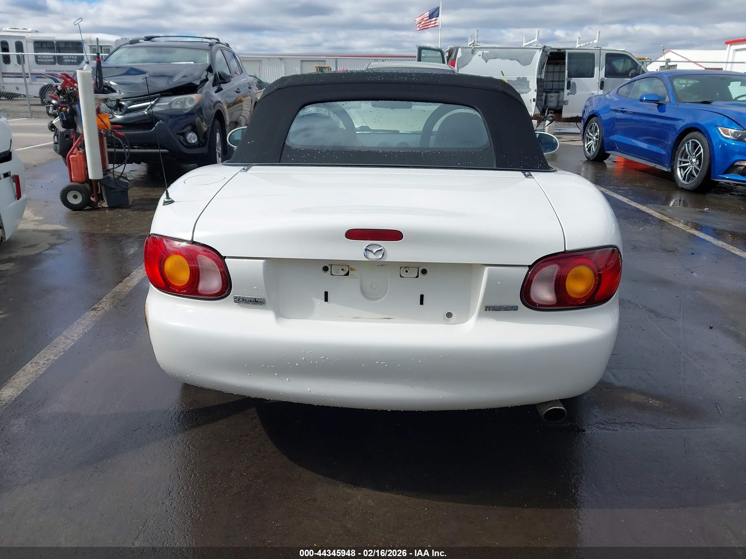 1999 Mazda Mx-5 Miata   White vin: JM1NB353XX0103571