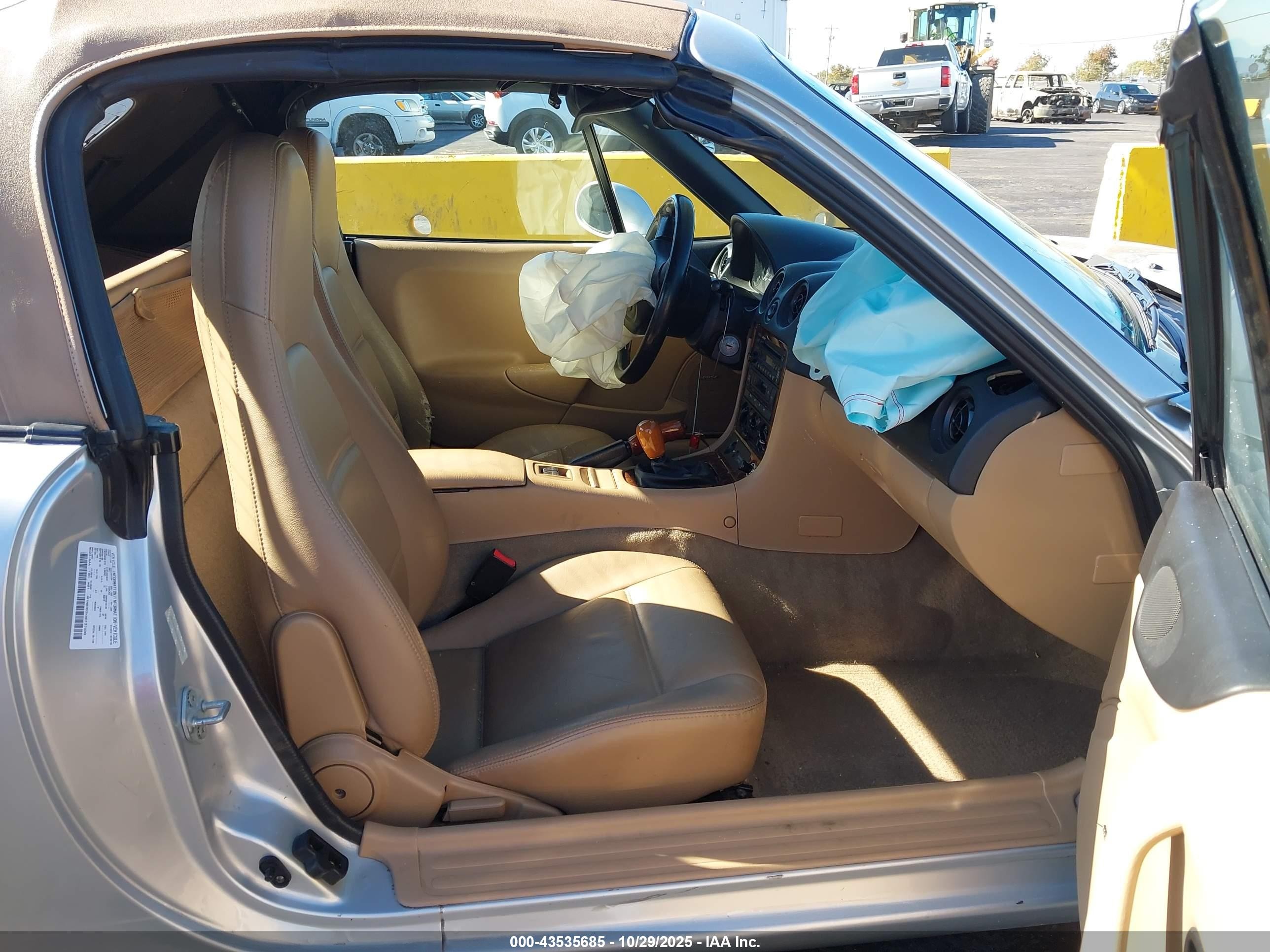 1999 Mazda Mx-5 Miata Leather Pkg/popular Equipment Pkg/sports Pkg/touring Pkg Silver vin: JM1NB353XX0137039