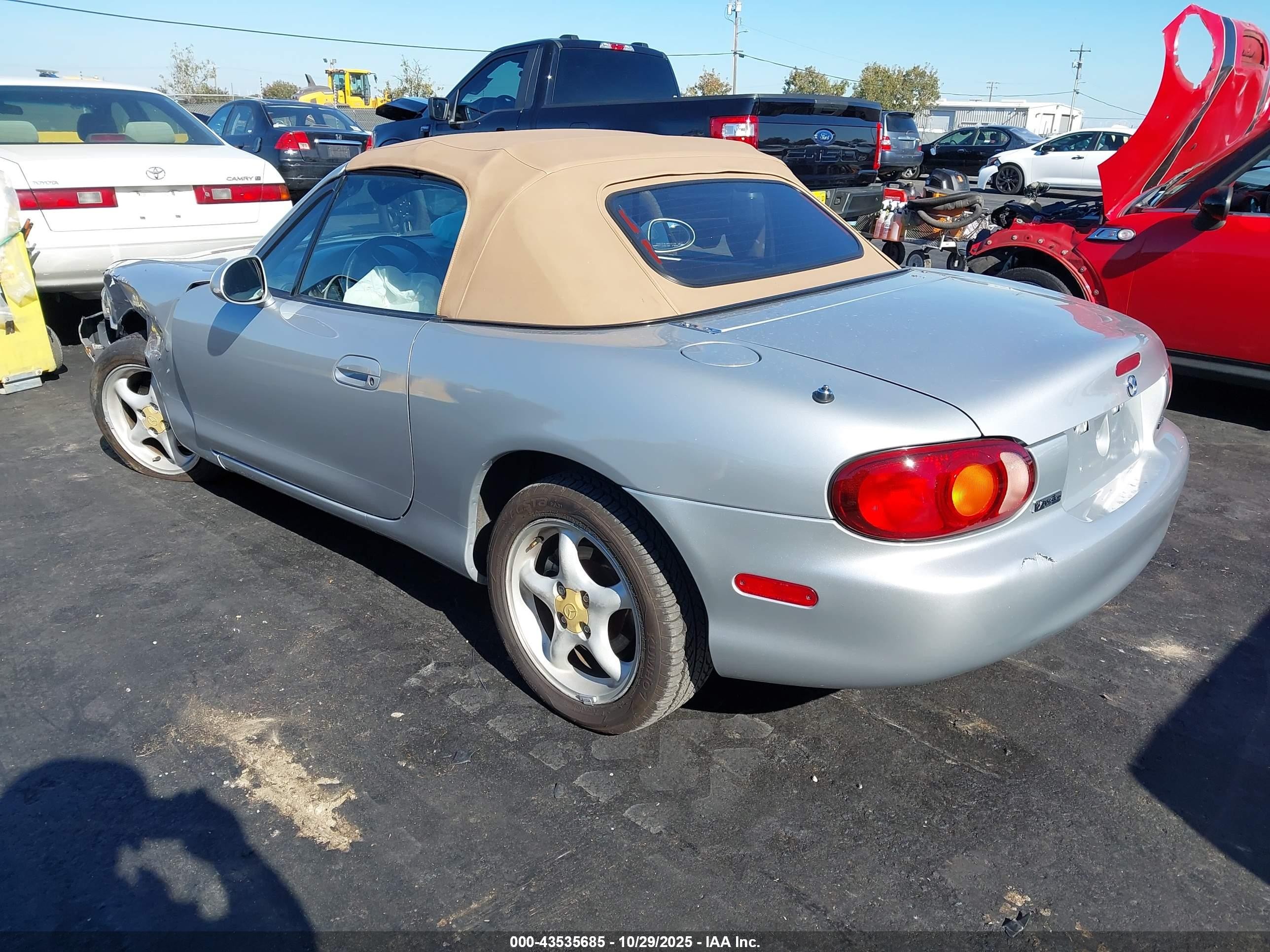 1999 Mazda Mx-5 Miata Leather Pkg/popular Equipment Pkg/sports Pkg/touring Pkg Silver vin: JM1NB353XX0137039