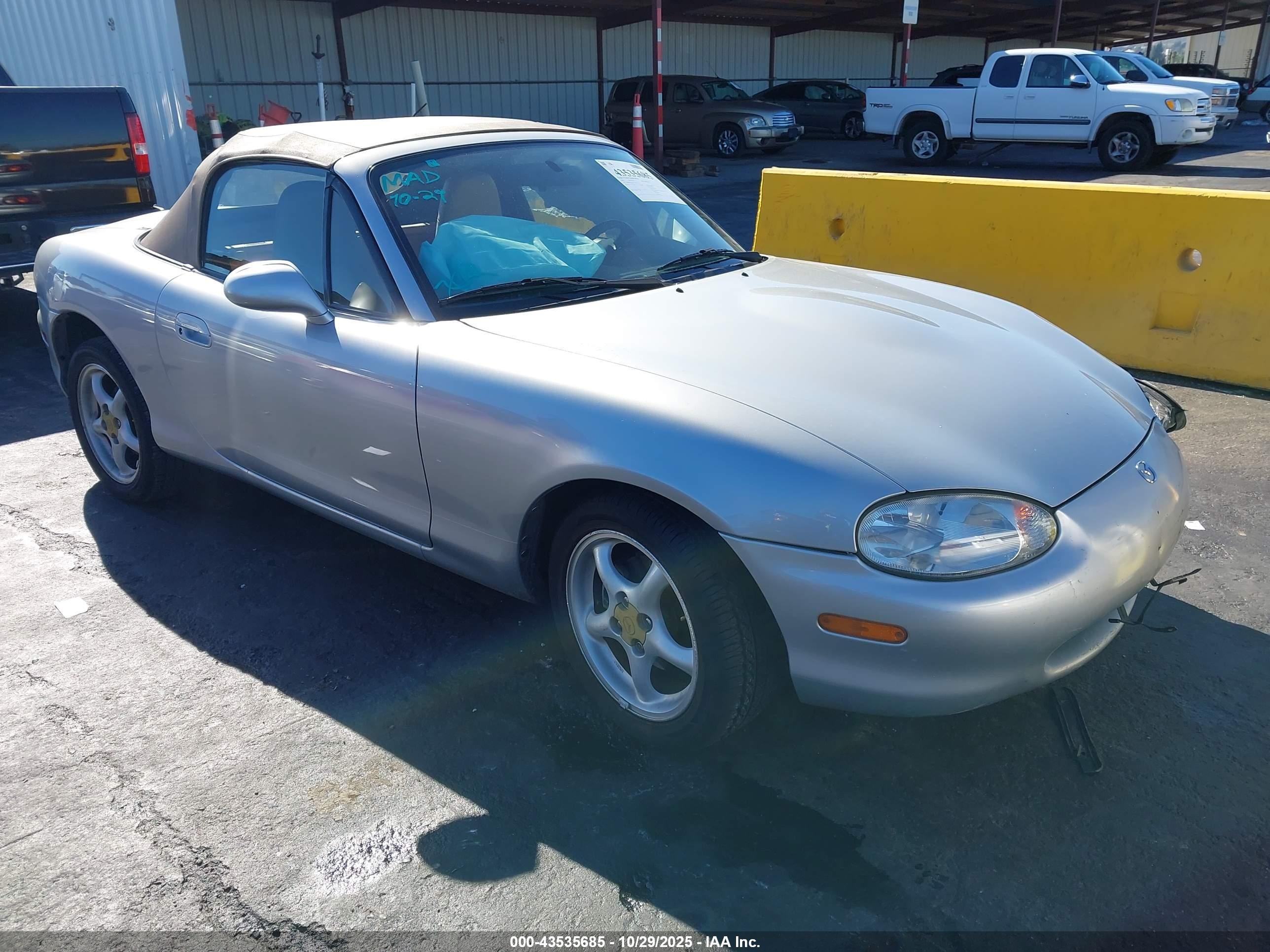 1999 Mazda Mx-5 Miata Leather Pkg/popular Equipment Pkg/sports Pkg/touring Pkg Silver vin: JM1NB353XX0137039