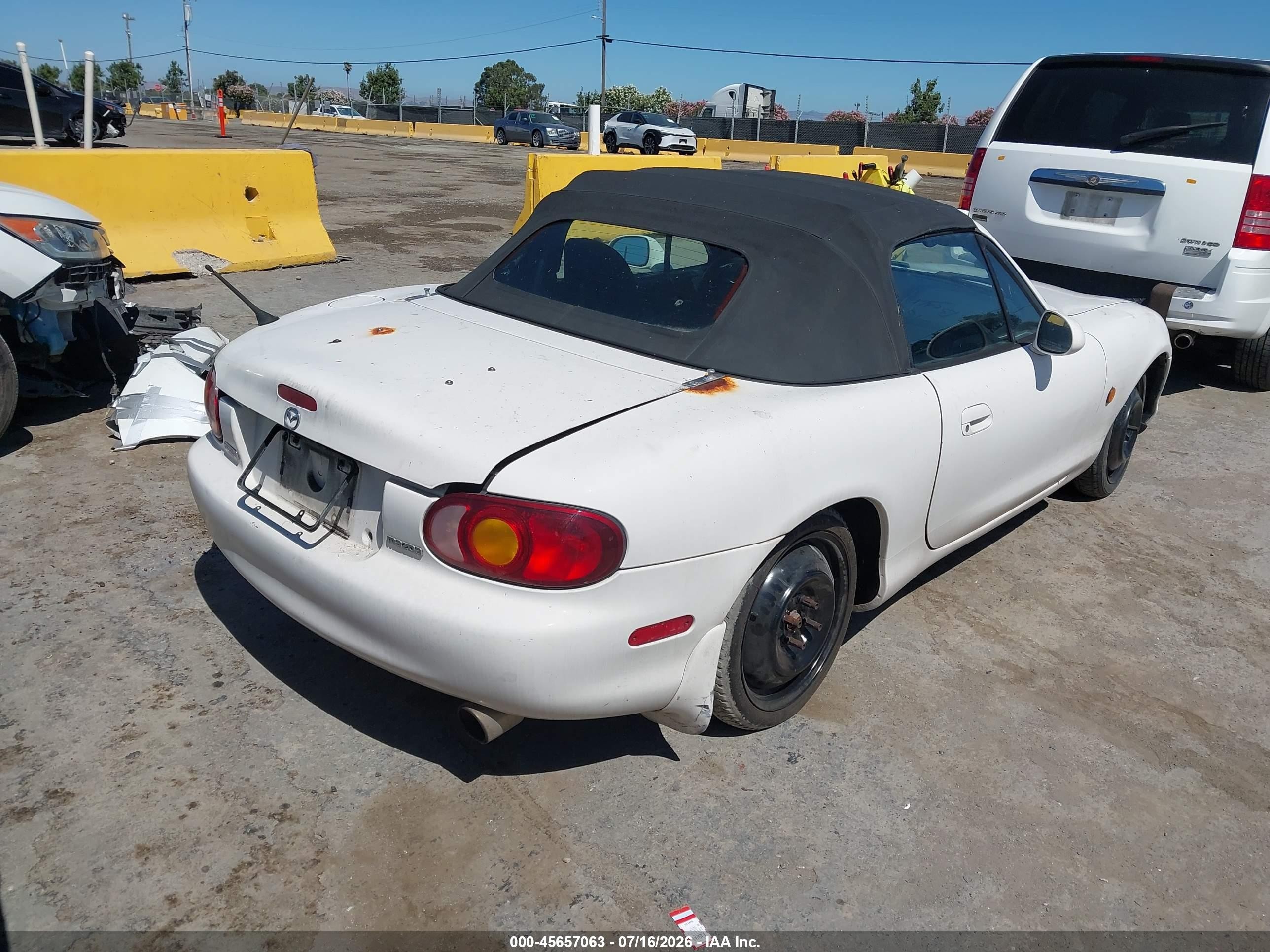 2000 Mazda Mx-5 Miata Ls/special Edition White vin: JM1NB353XY0140377