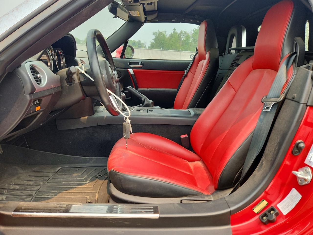 2006 Mazda Mx-5 Miata Red vin: JM1NC15F960102079
