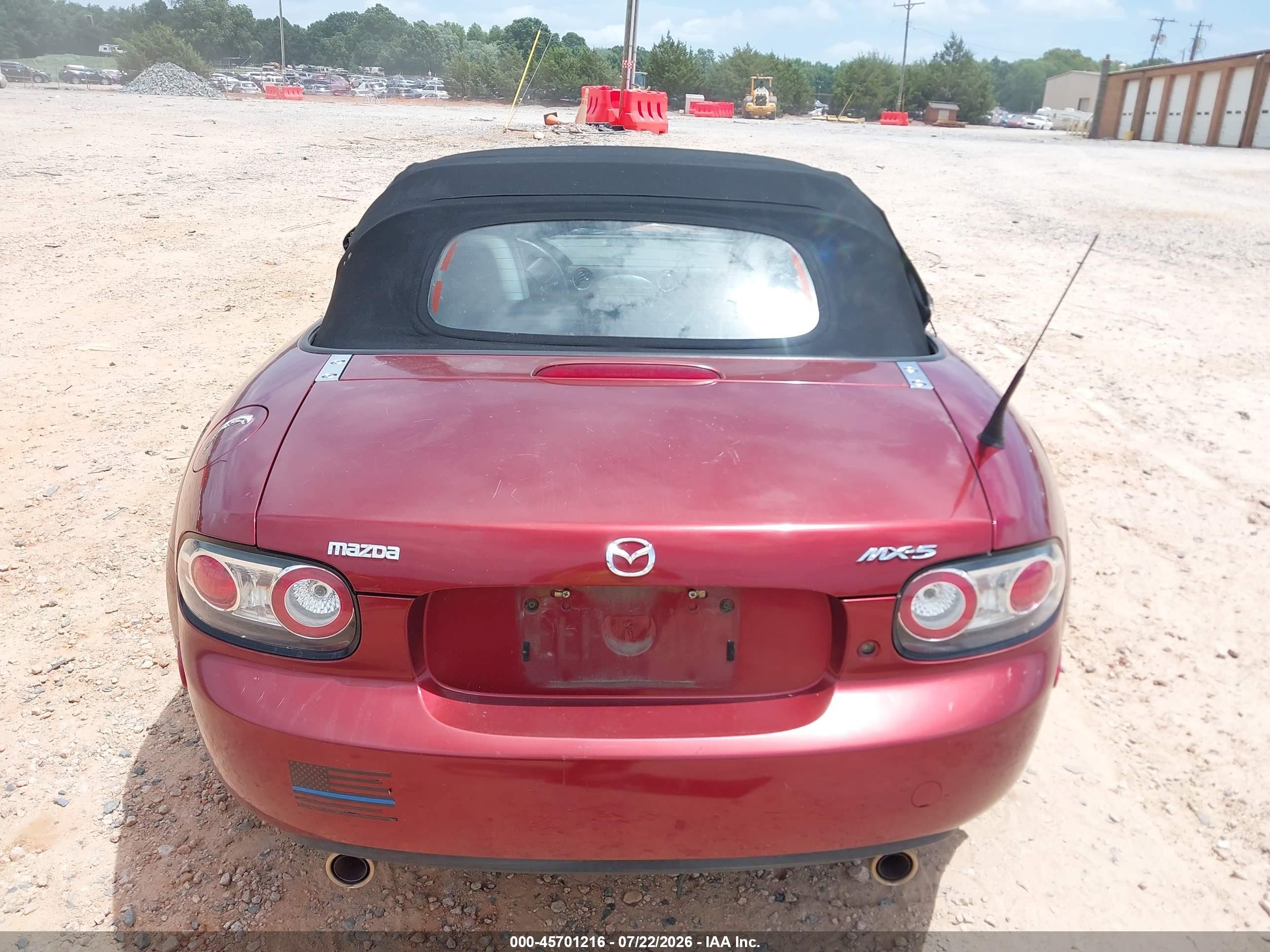 2006 Mazda Mx-5 Grand Touring Burgundy vin: JM1NC25F060122436