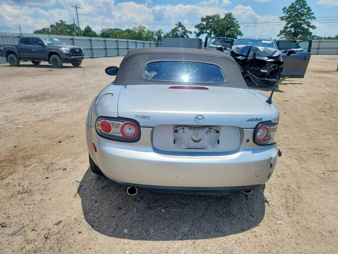 2006 Mazda Mx-5 Miata Silver vin: JM1NC25F160105872