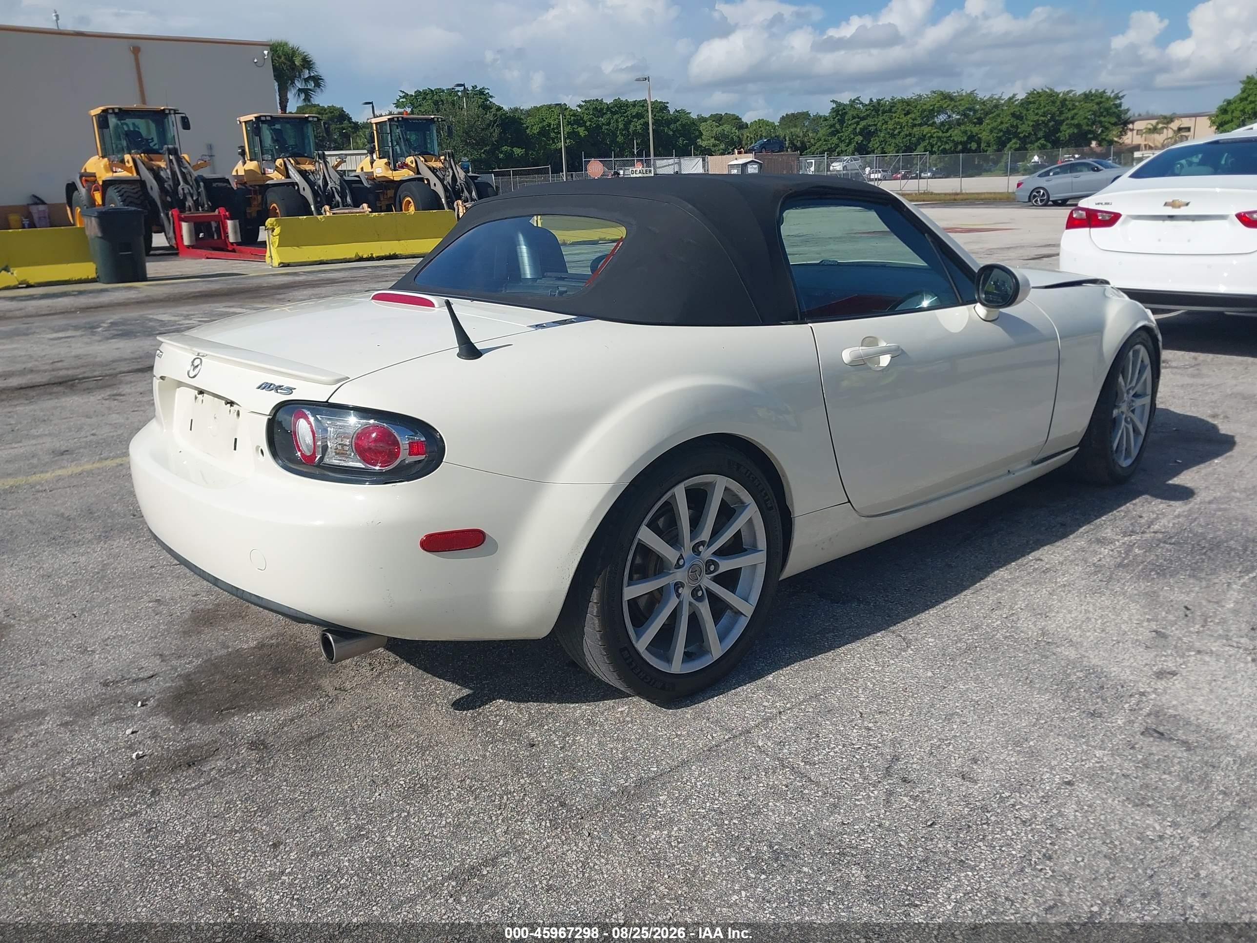 2006 Mazda Mx-5 Grand Touring White vin: JM1NC25F160113163