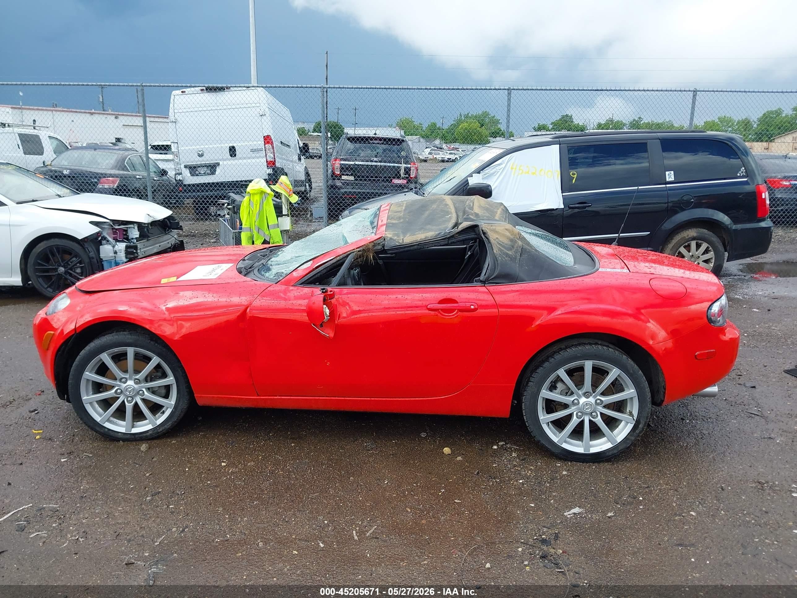 2007 Mazda Mx-5 Touring Red vin: JM1NC25F270136386