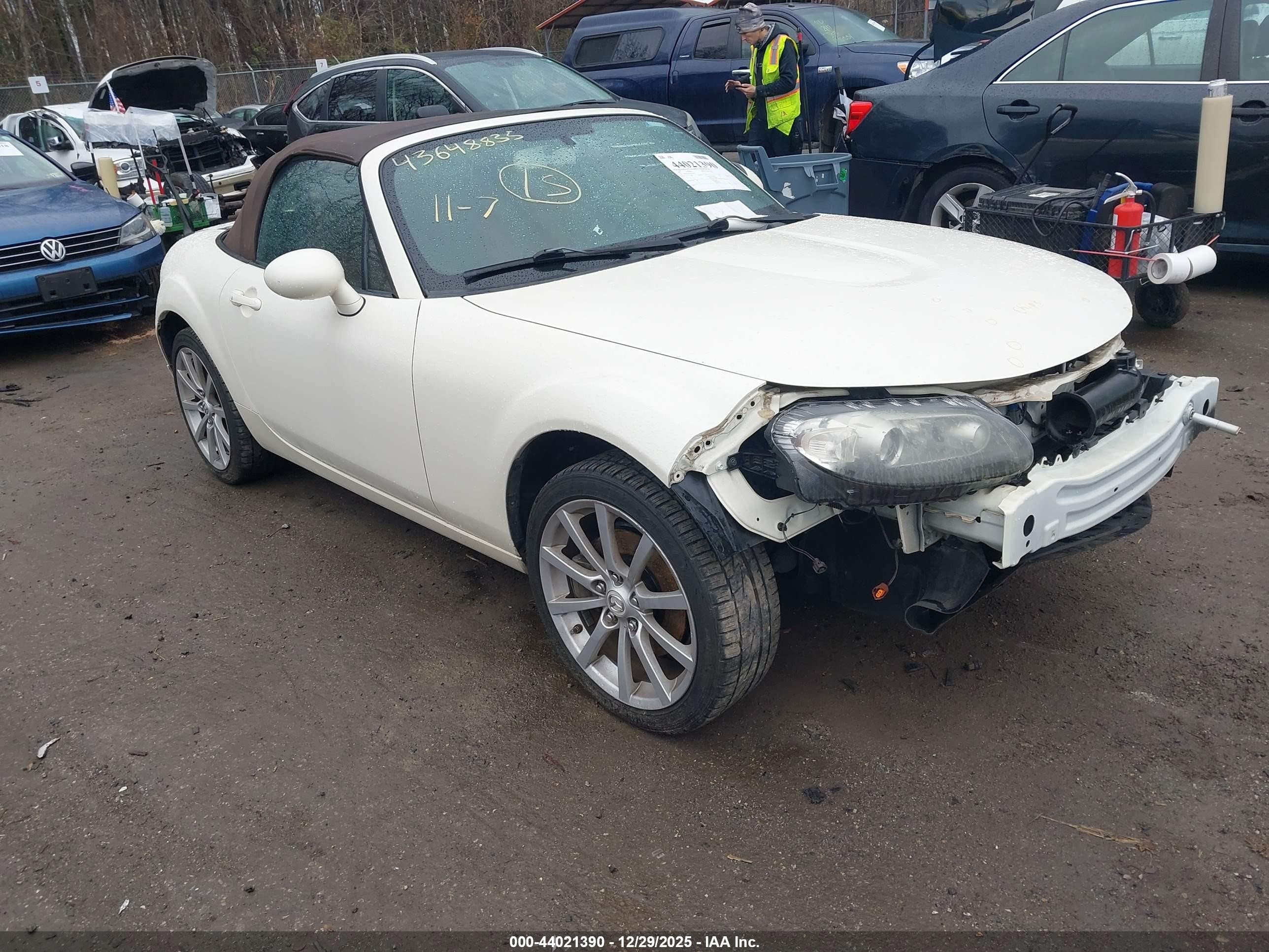 2007 Mazda Mx-5 Grand Touring White vin: JM1NC25F270136906