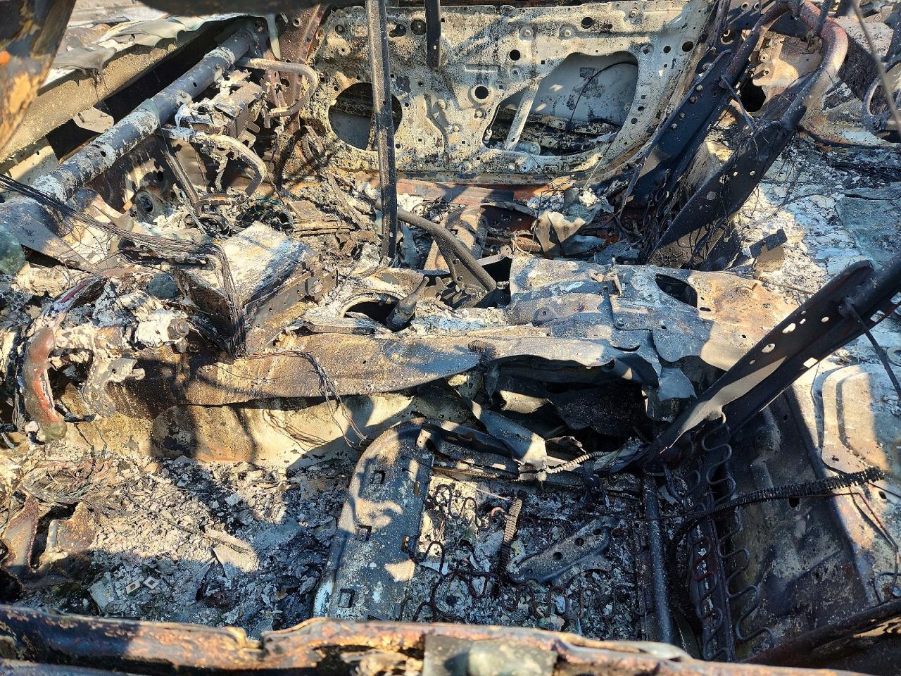 2006 Mazda Mx-5 Miata Burn vin: JM1NC25F460100553