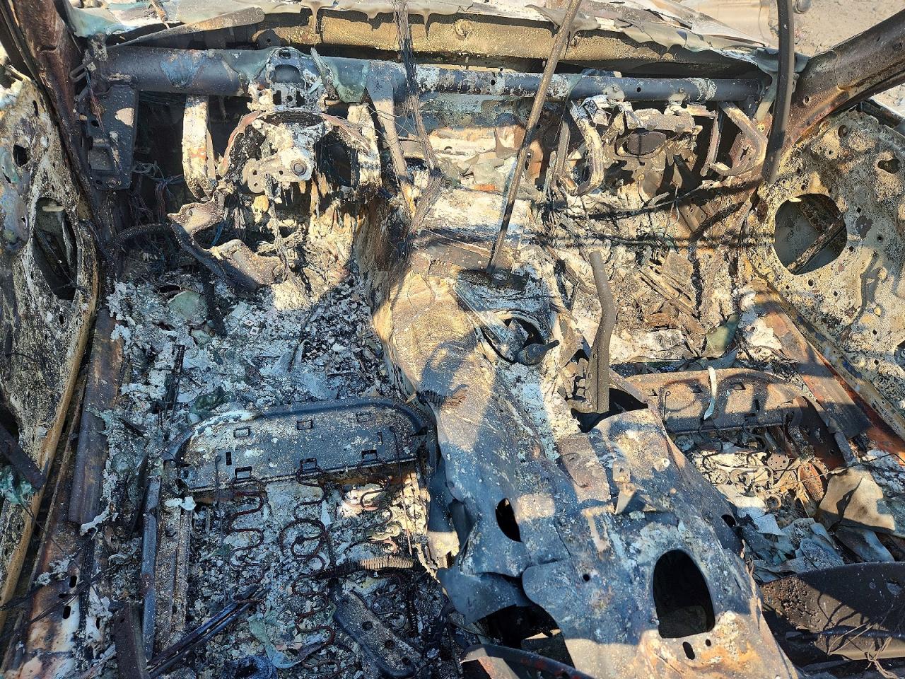 2006 Mazda Mx-5 Miata Burn vin: JM1NC25F460100553
