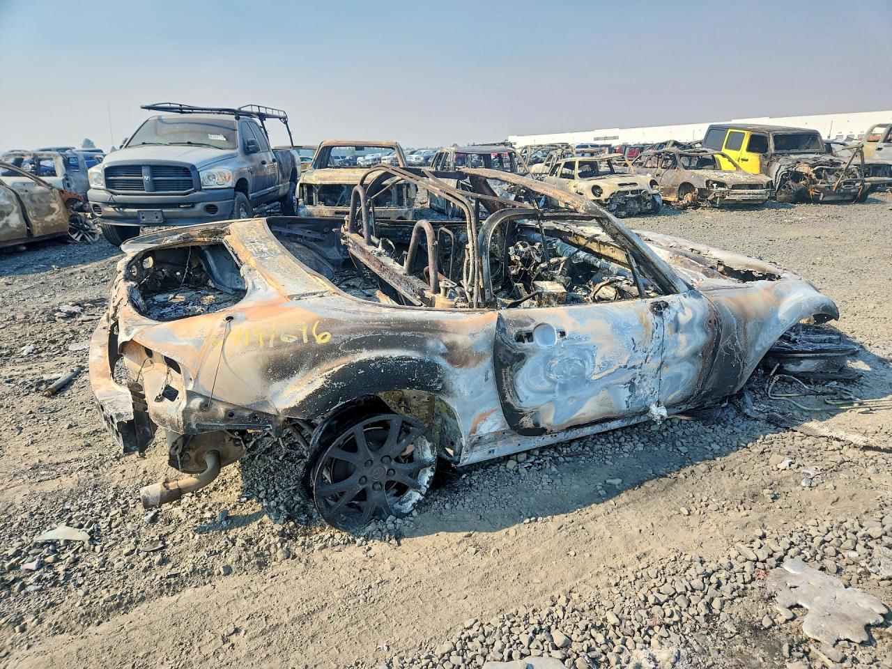 2006 Mazda Mx-5 Miata Burn vin: JM1NC25F460100553