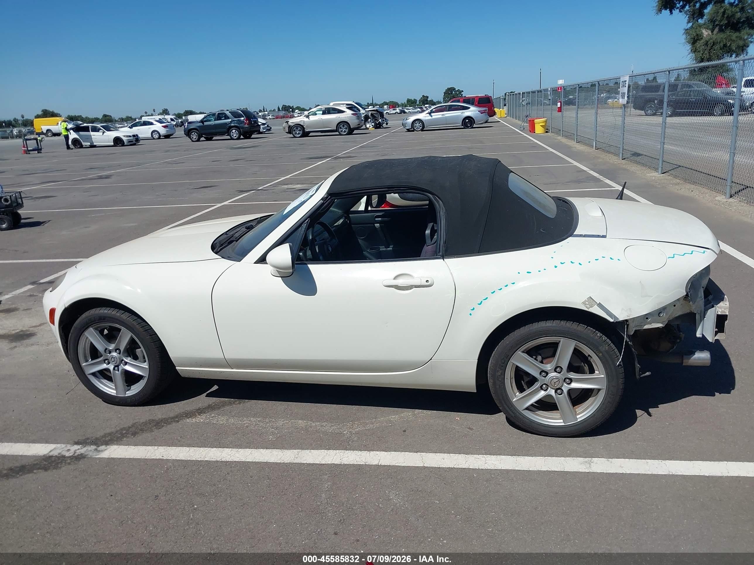 2006 Mazda Mx-5   Белый vin: JM1NC25F460107406