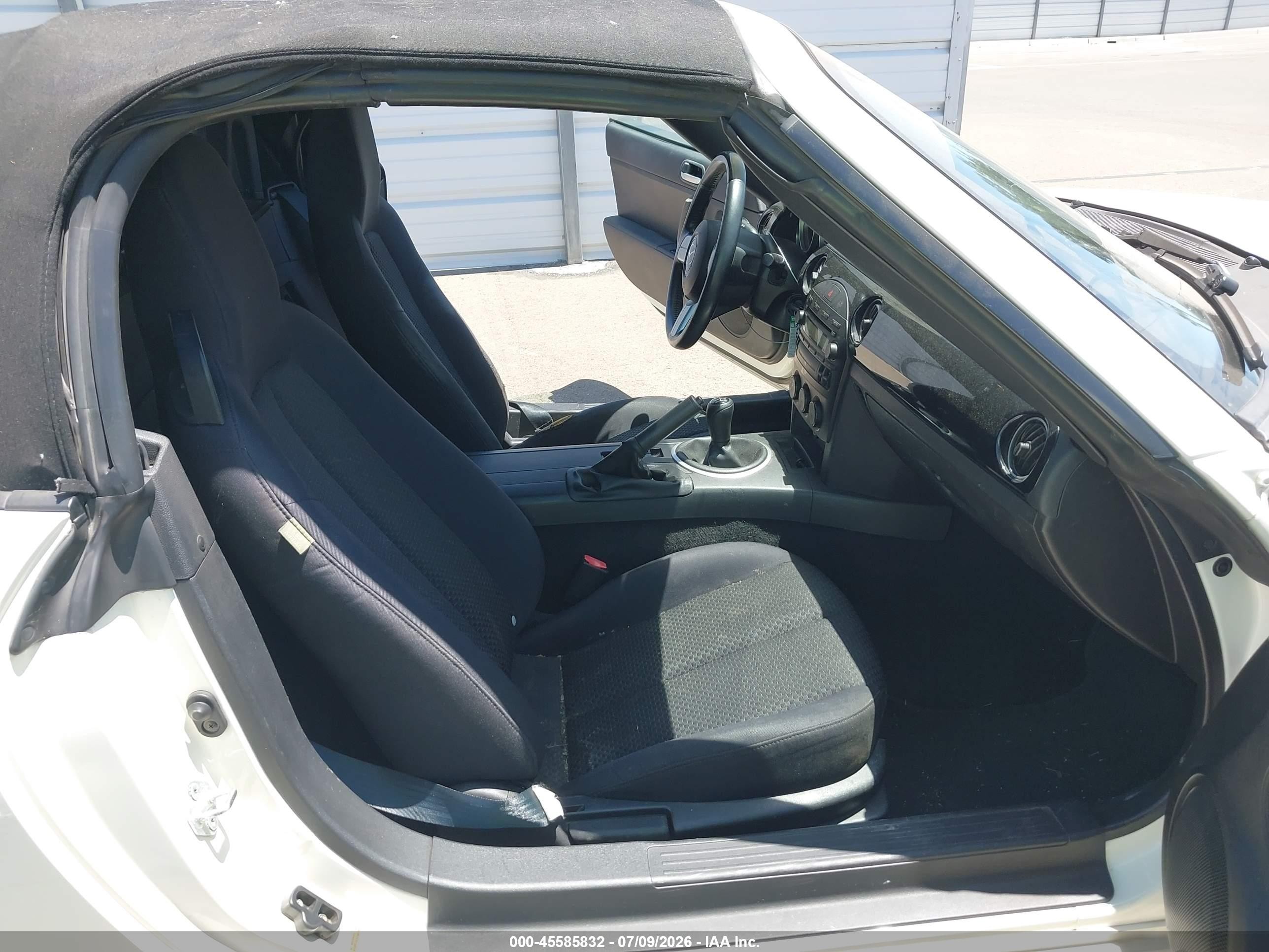 2006 Mazda Mx-5   Белый vin: JM1NC25F460107406