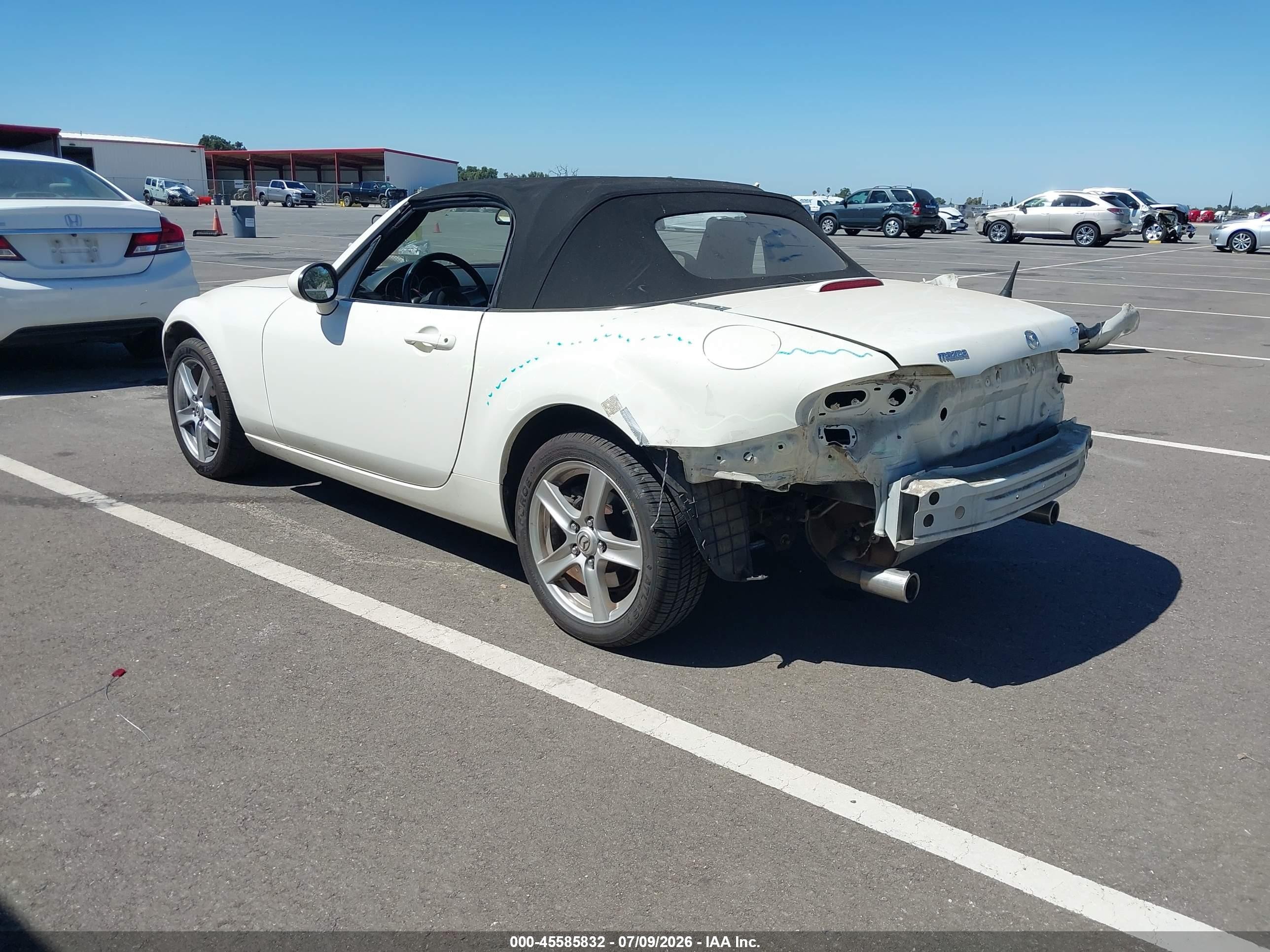 2006 Mazda Mx-5   Белый vin: JM1NC25F460107406