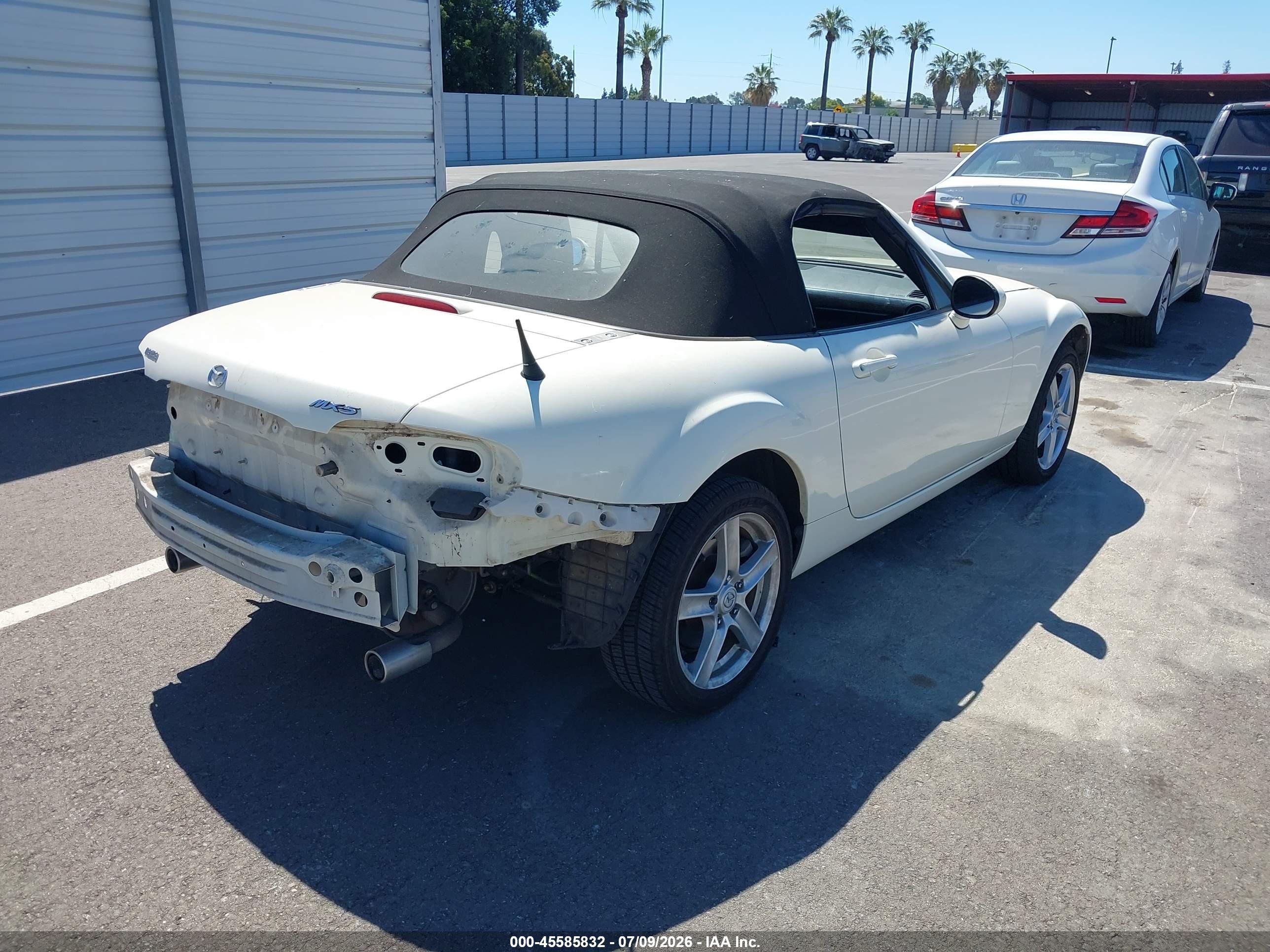 2006 Mazda Mx-5   Белый vin: JM1NC25F460107406