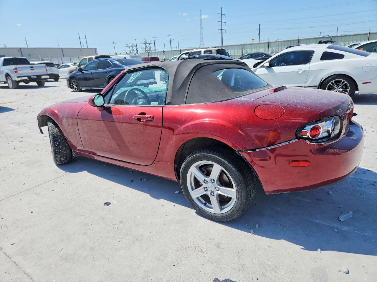 2006 Mazda Mx-5 Miata Red vin: JM1NC25F560100450