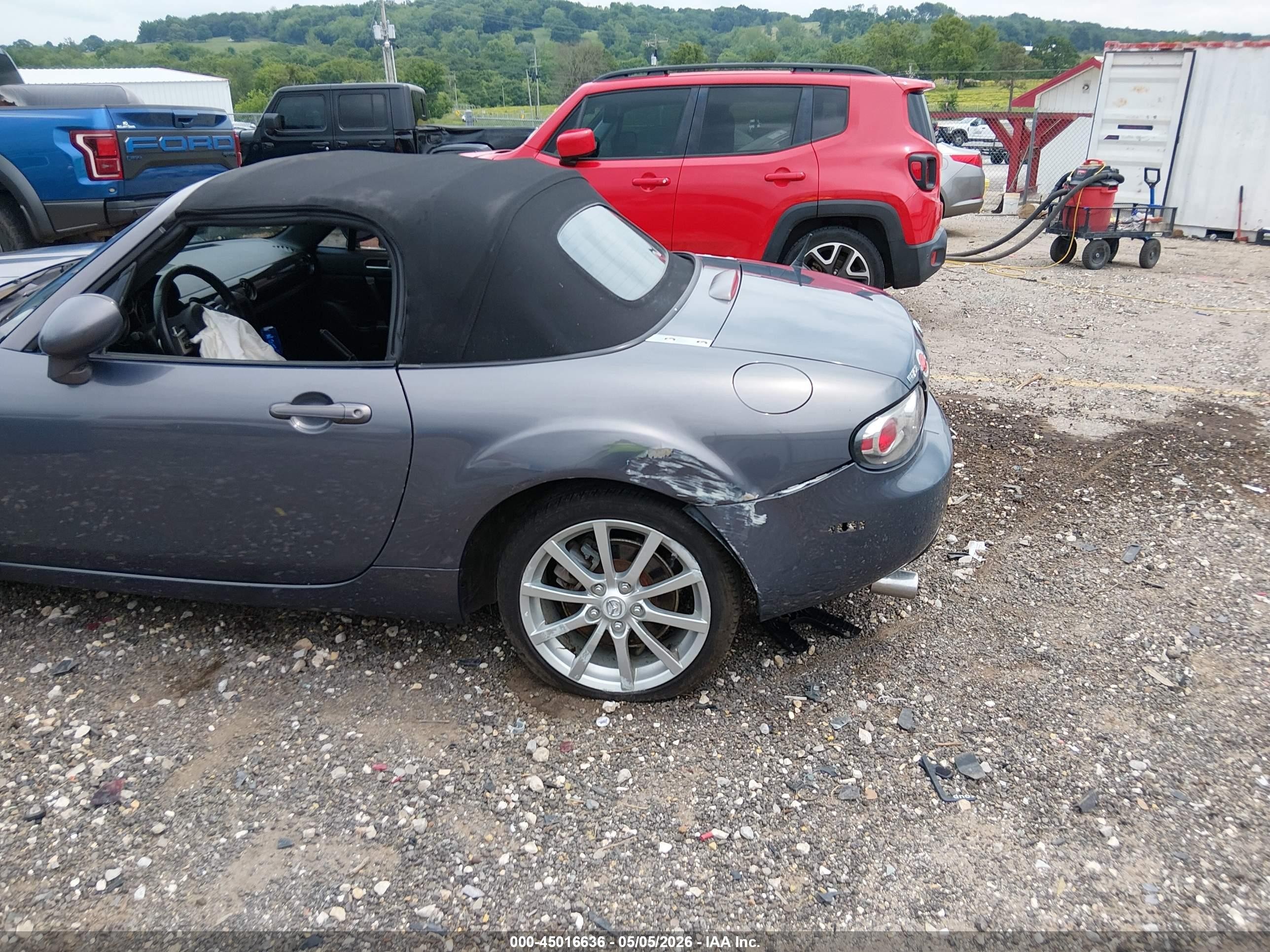 2006 Mazda Mx-5 Sport Gray vin: JM1NC25F560108421