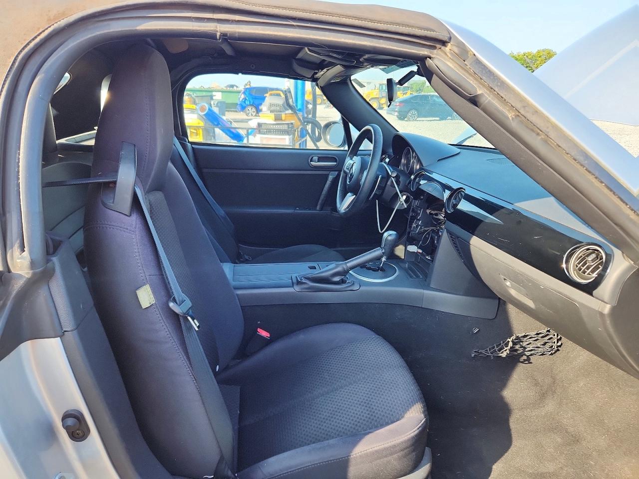 2006 Mazda Mx-5 Miata Silver vin: JM1NC25F560117510