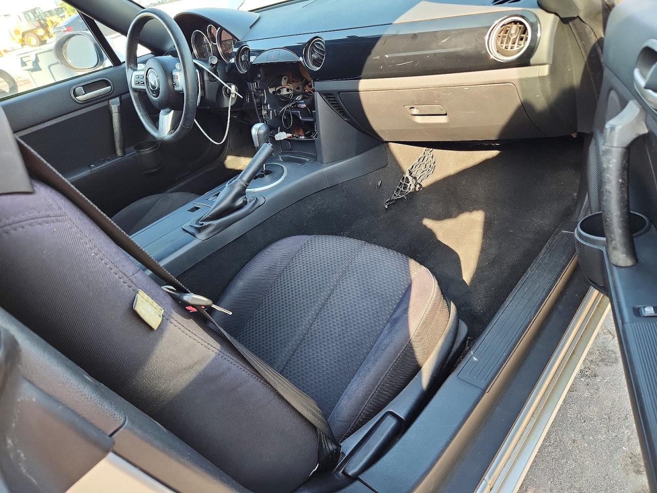 2006 Mazda Mx-5 Miata Silver vin: JM1NC25F560117510