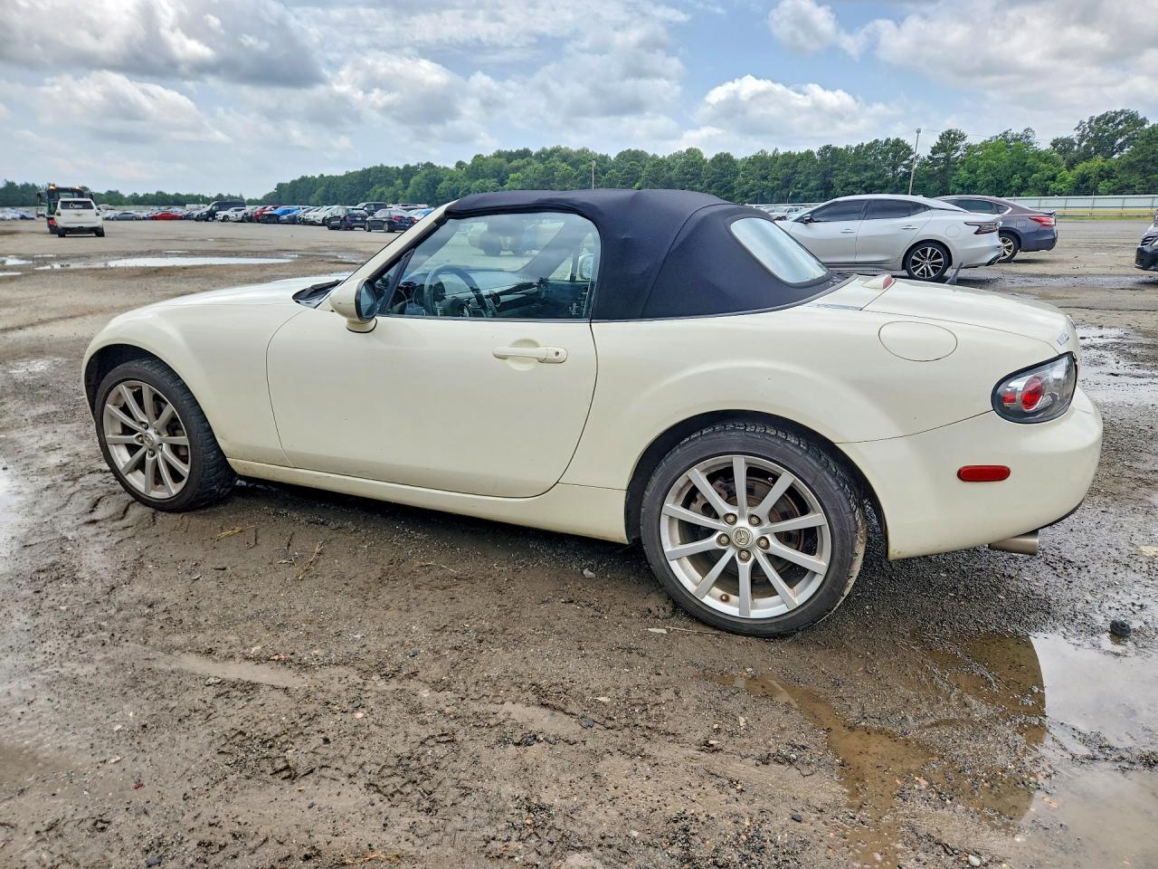 2008 Mazda Mx-5 Miata Cream vin: JM1NC25F580139641