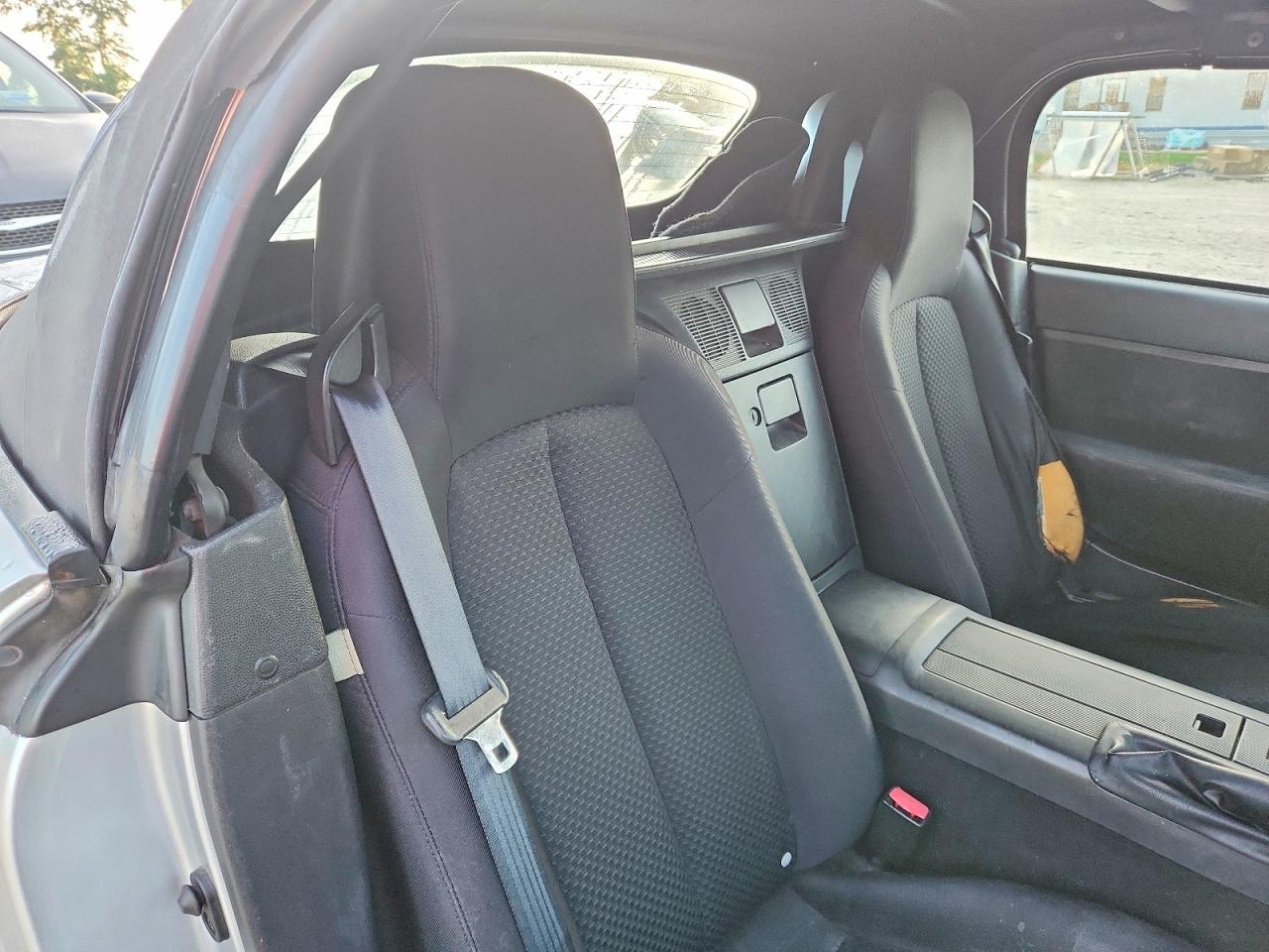 2006 Mazda Mx-5 Miata Silver vin: JM1NC25F860102645