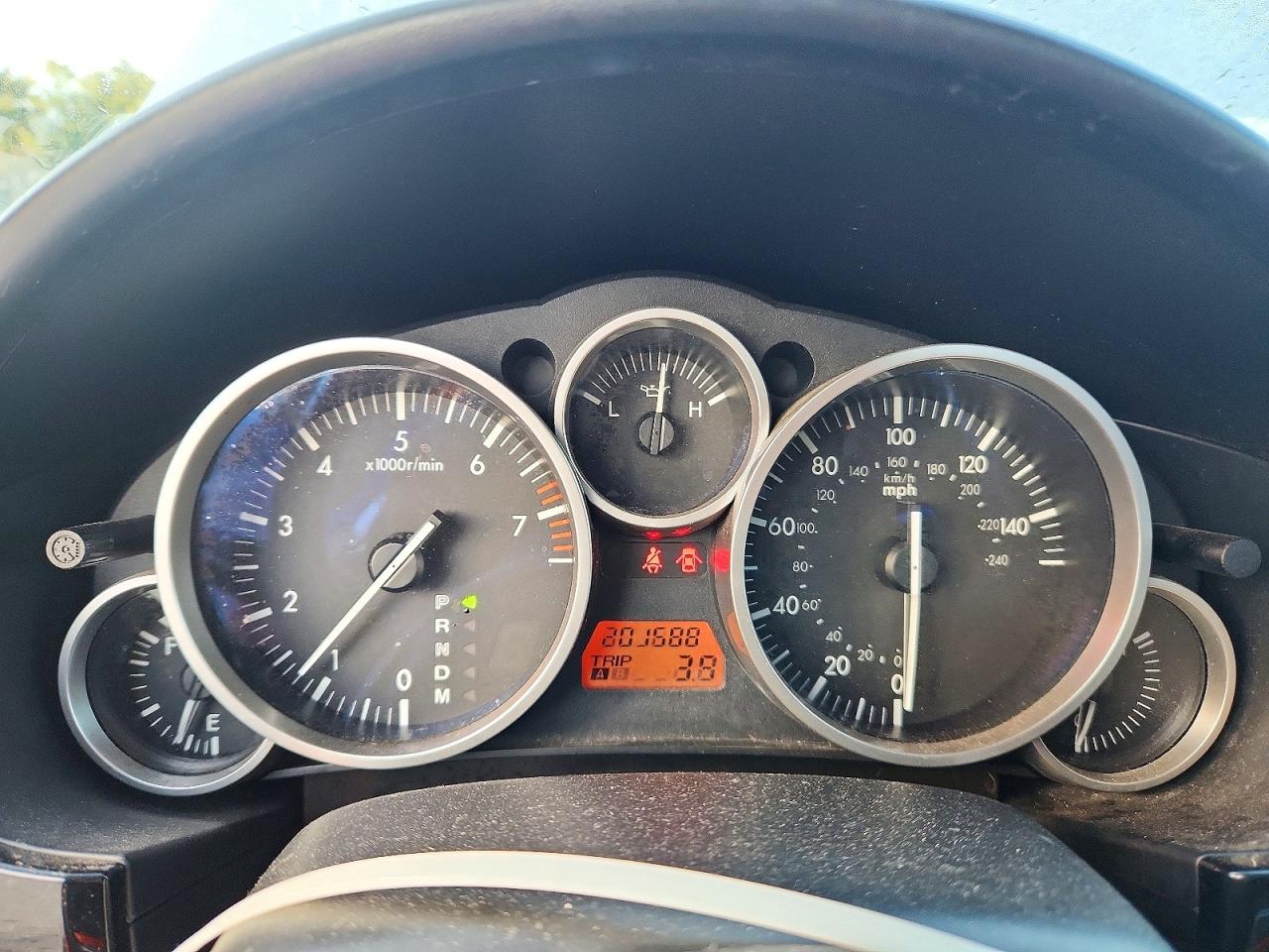 2006 Mazda Mx-5 Miata Silver vin: JM1NC25F860102645