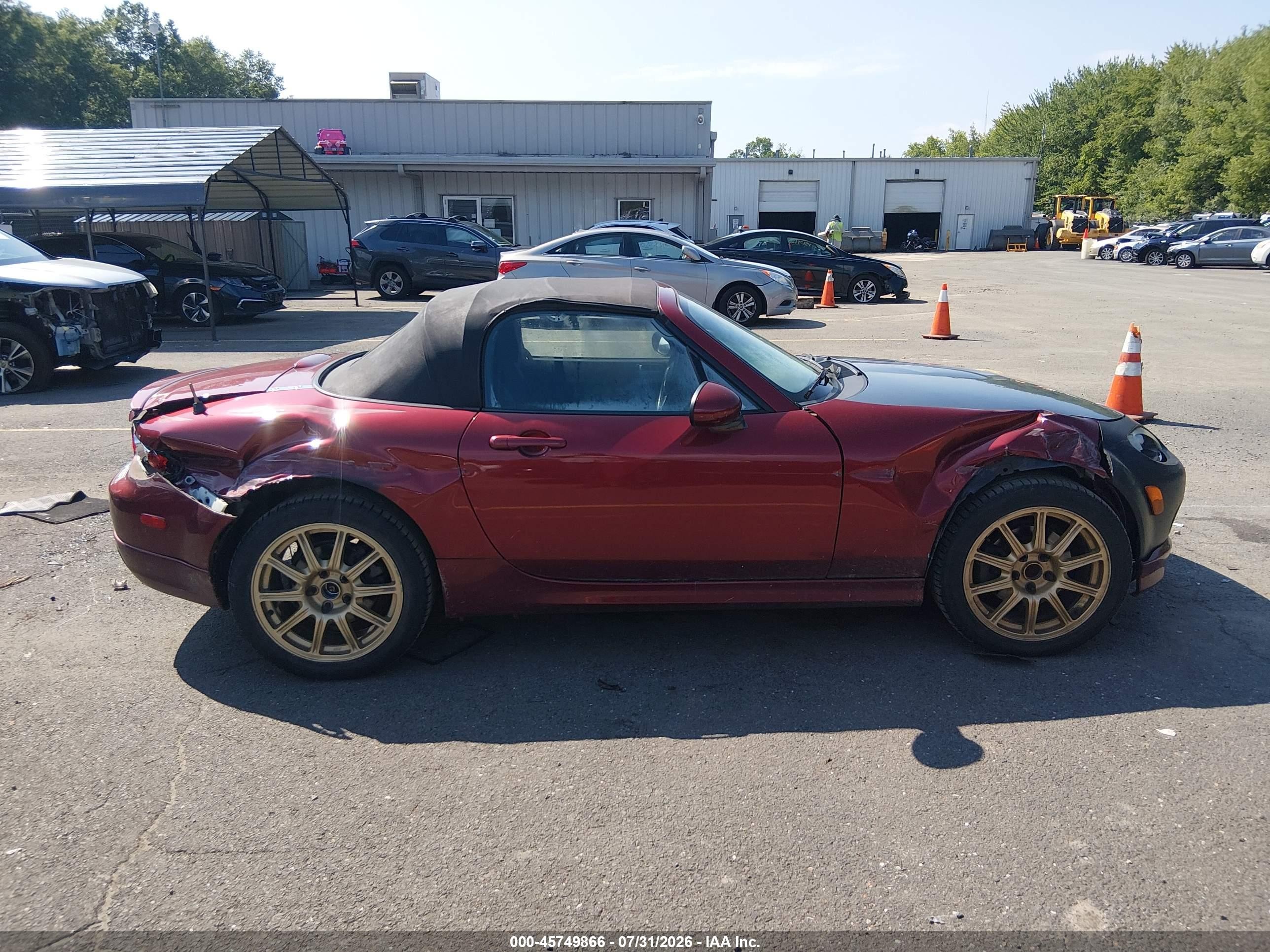 2006 Mazda Mx-5 Touring Maroon vin: JM1NC25F860111412