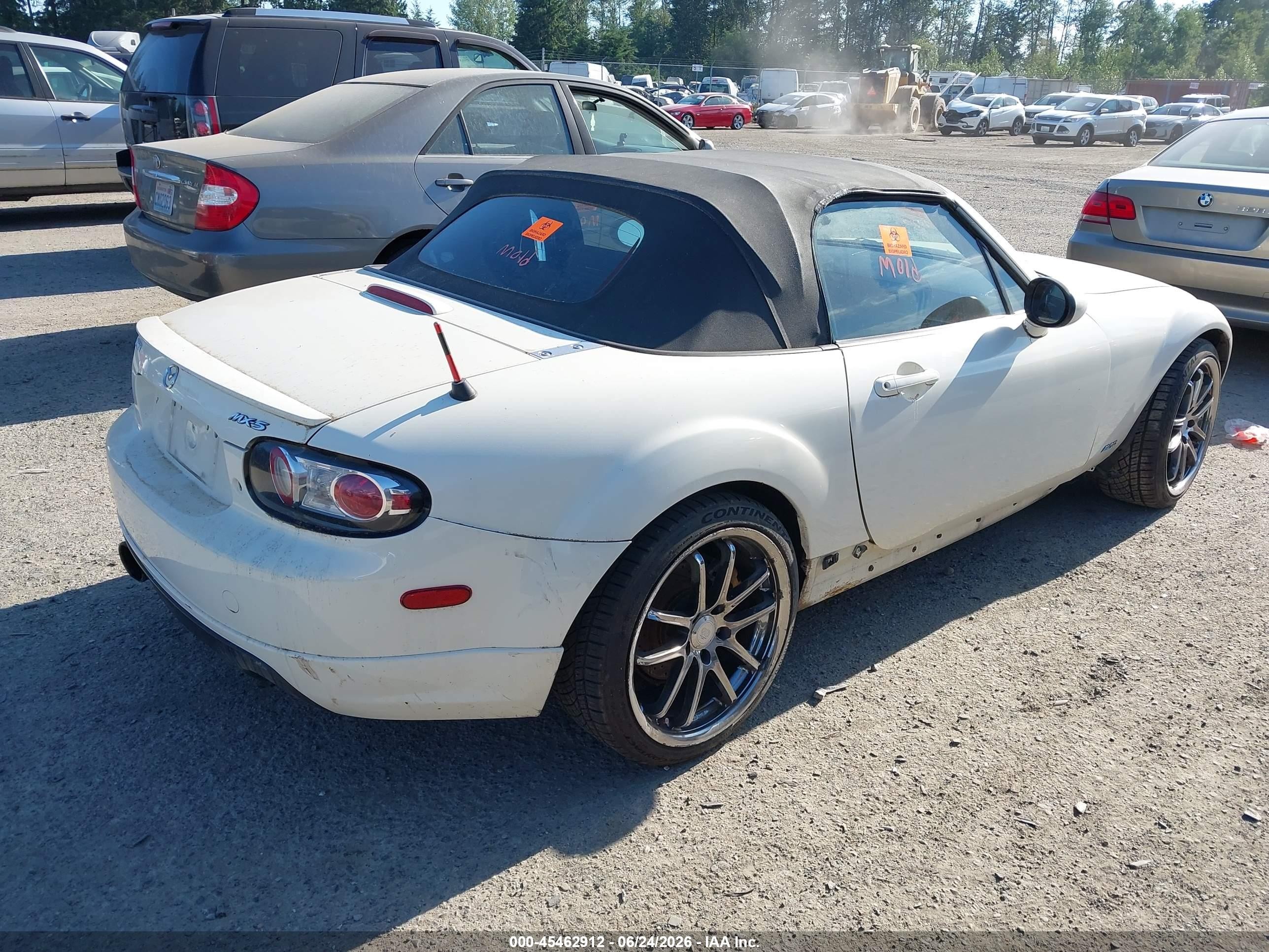 2006 Mazda Mx-5   White vin: JM1NC25F860117274