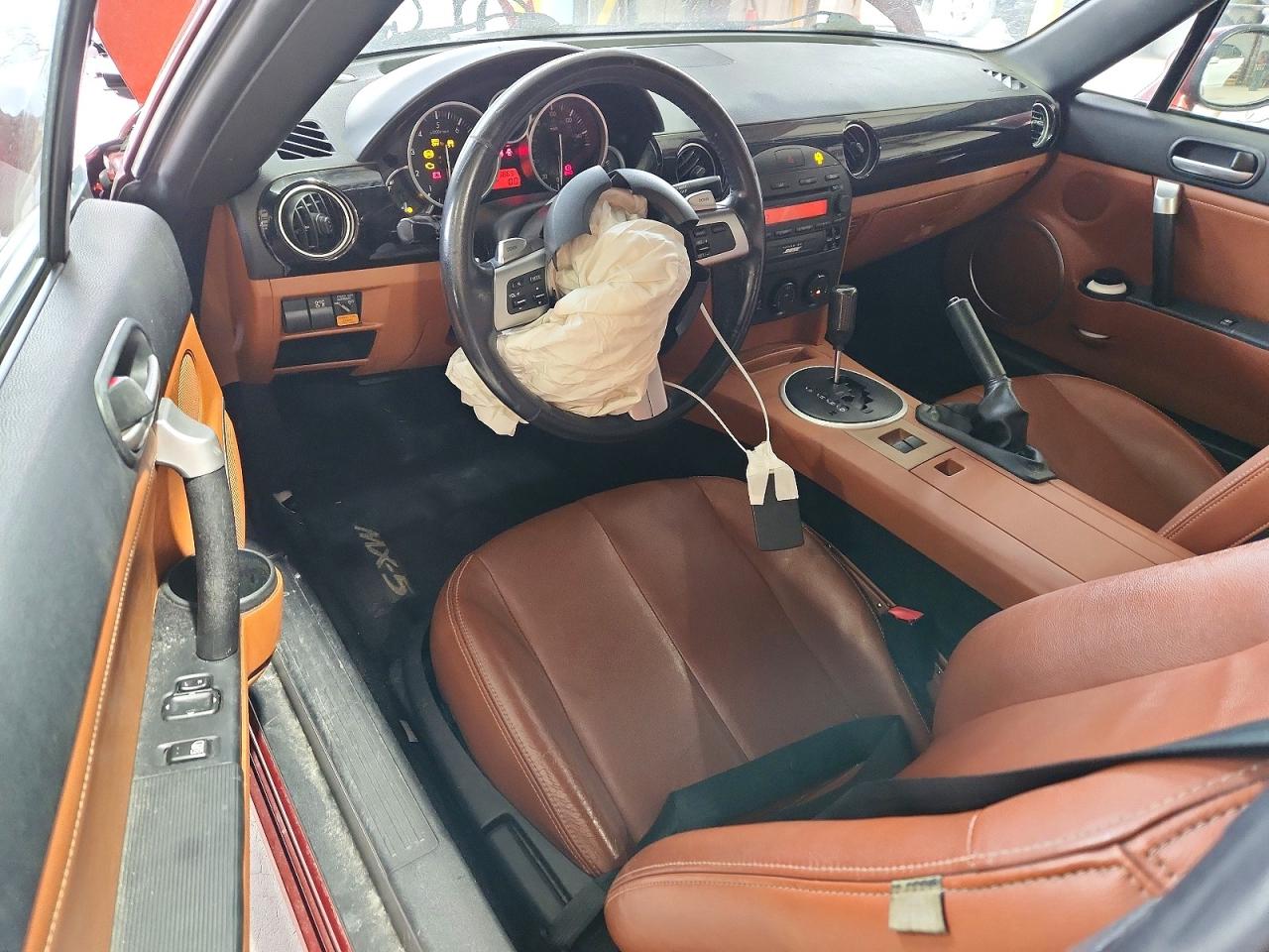 2006 Mazda Mx-5 Miata Burgundy vin: JM1NC25F860121485