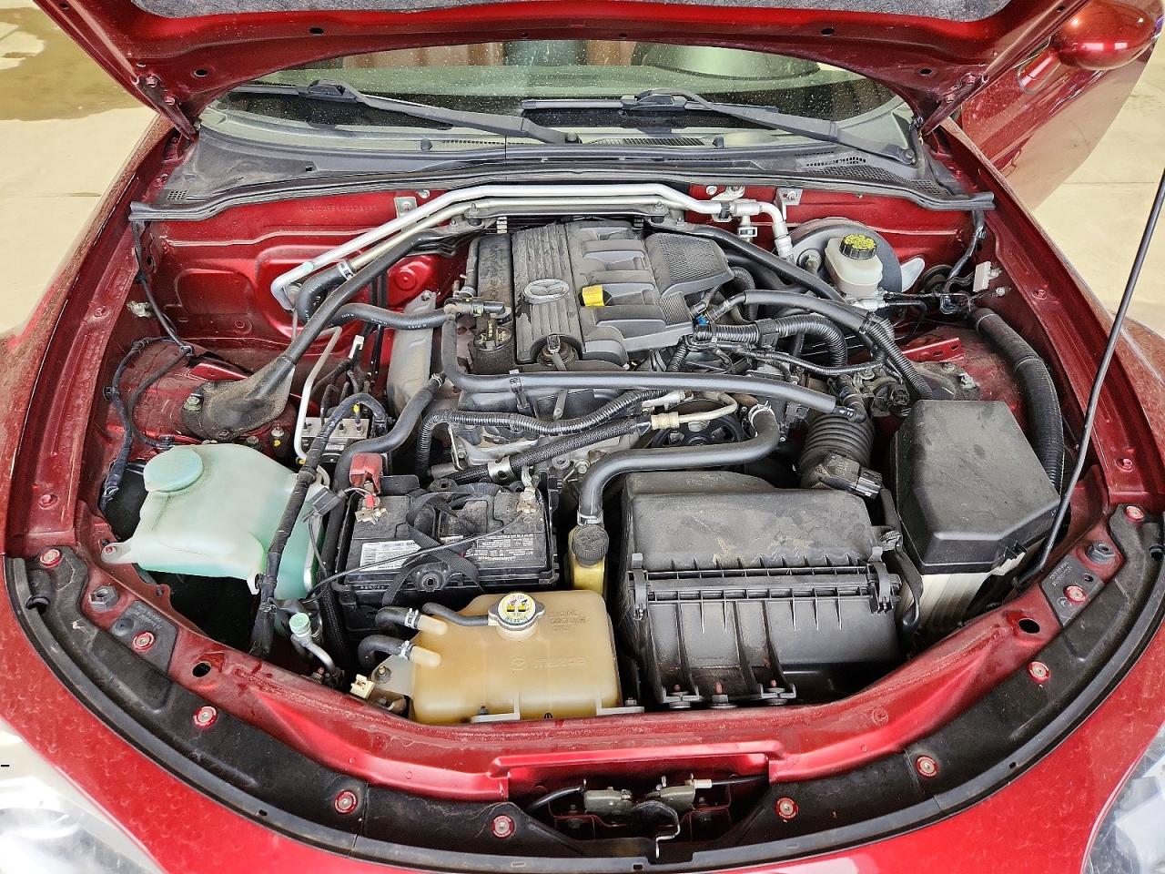 2006 Mazda Mx-5 Miata Burgundy vin: JM1NC25F860121485